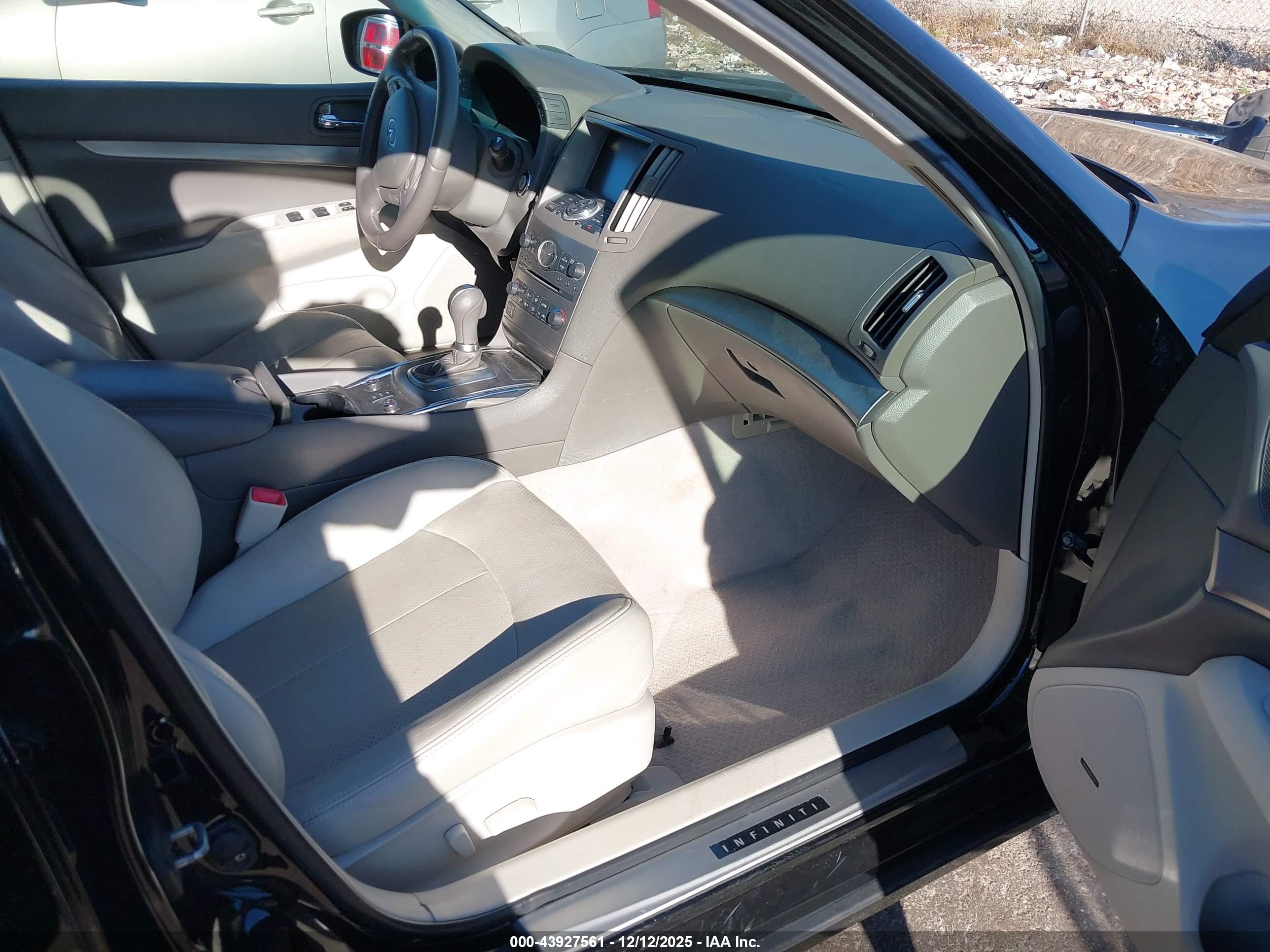 INFINITI G37X image 5