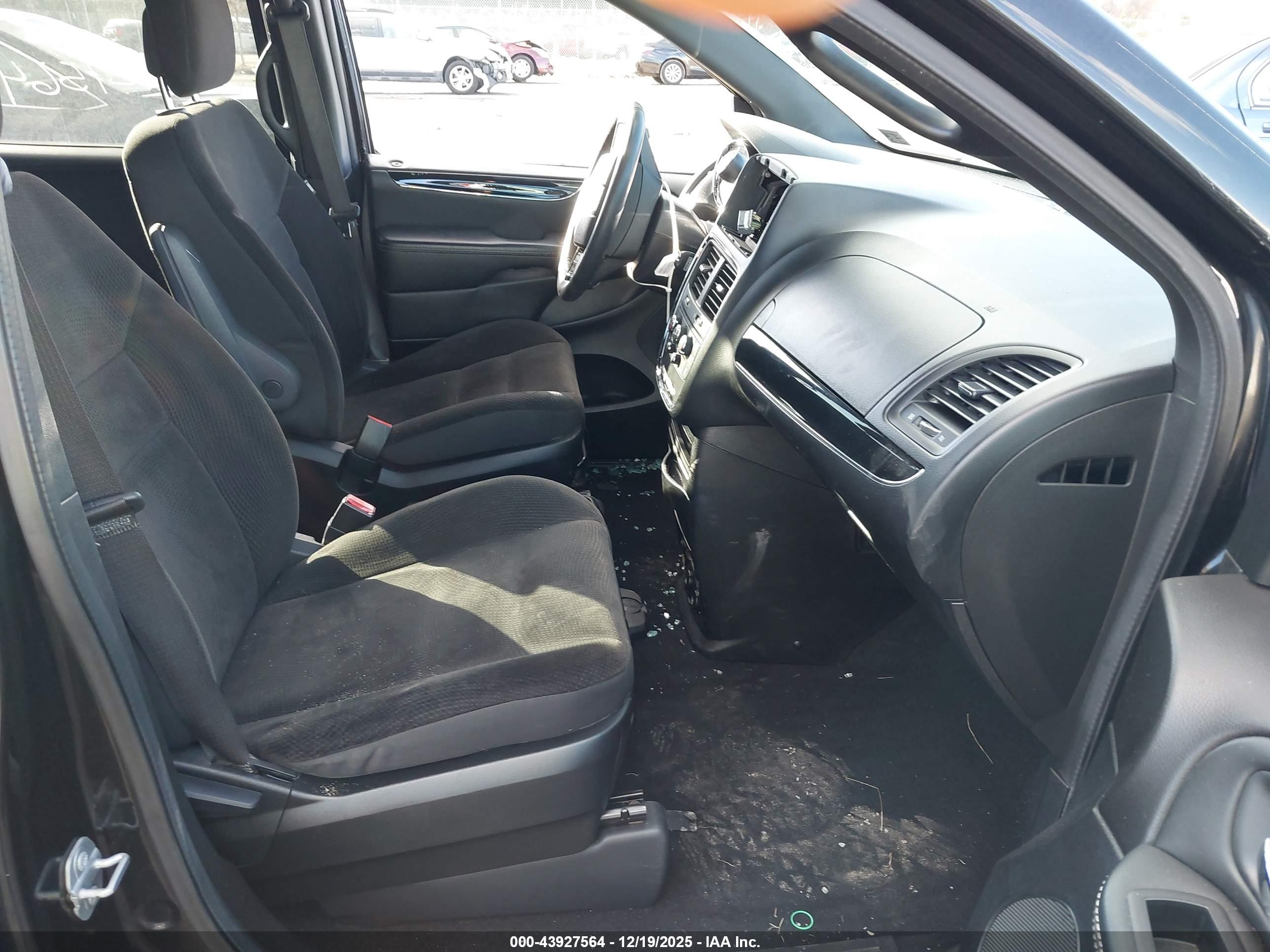 DODGE GRAND image 5