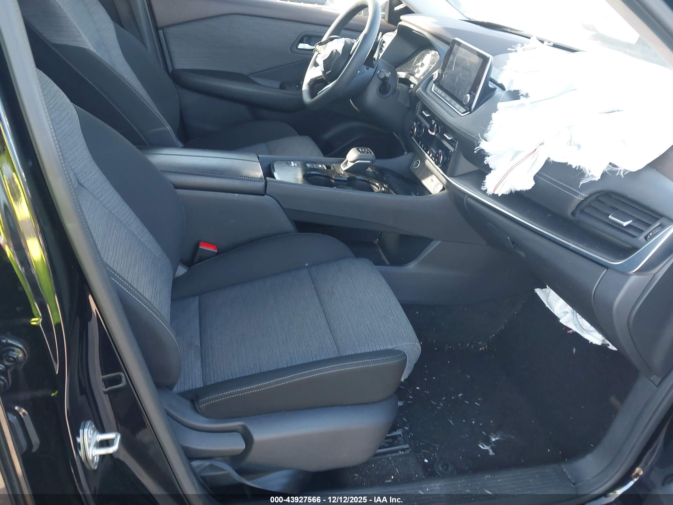 NISSAN ROGUE image 5
