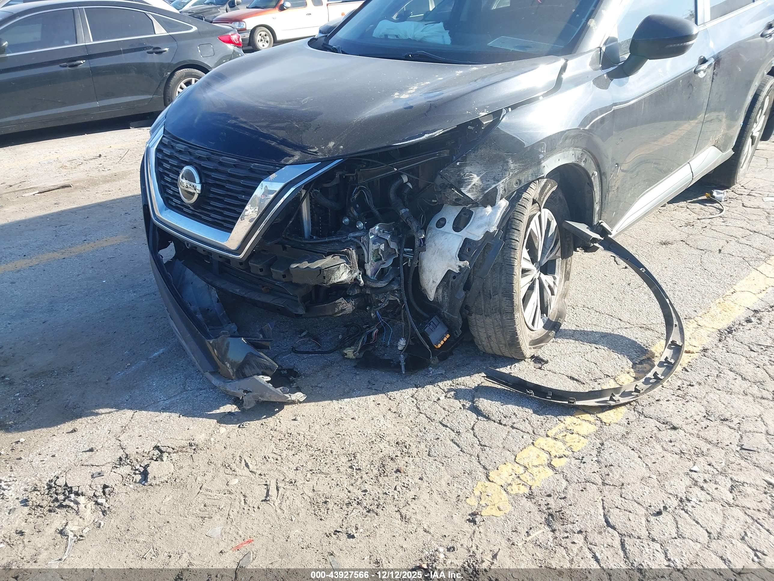 NISSAN ROGUE image 6