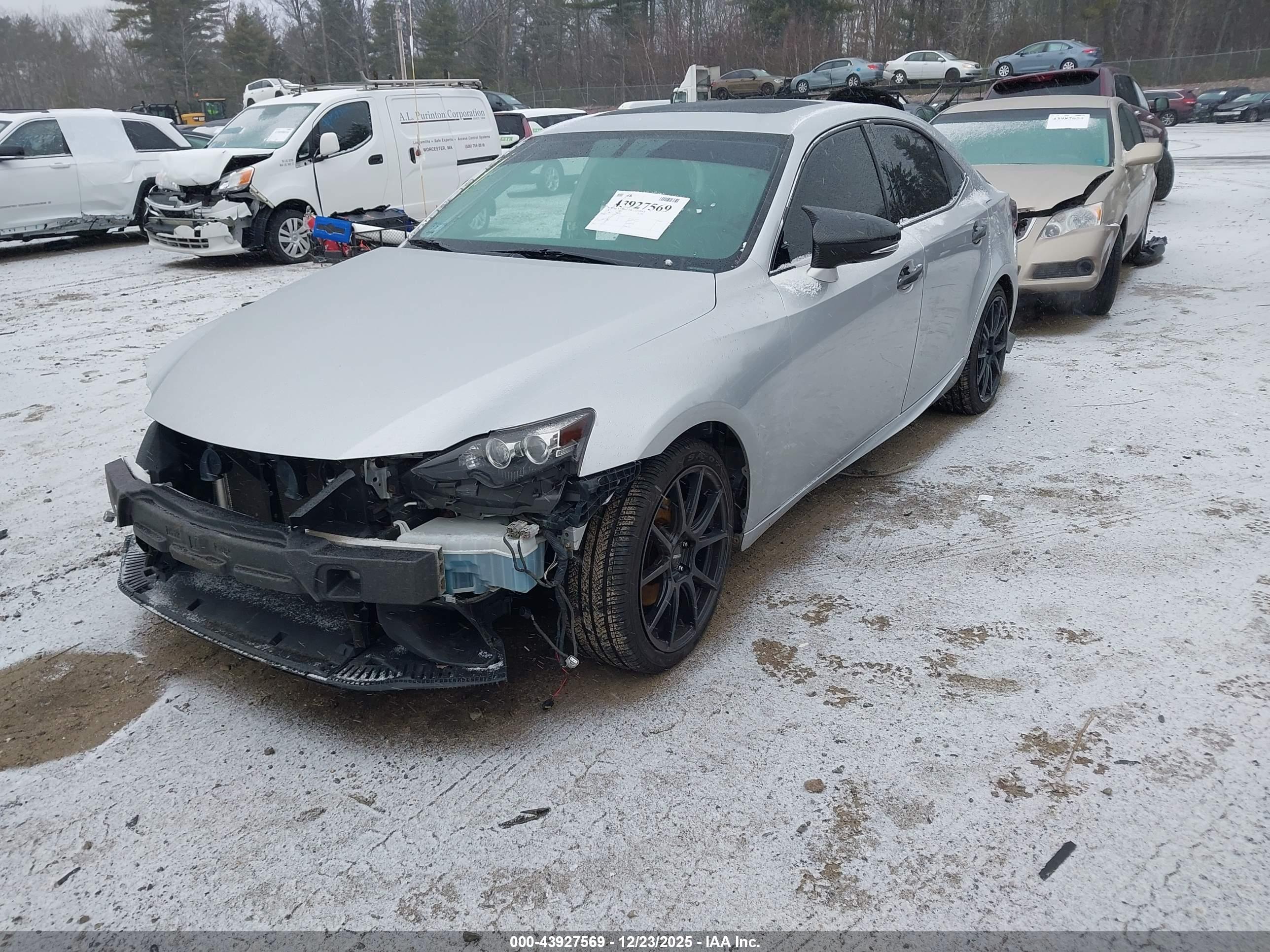 LEXUS IS image 2