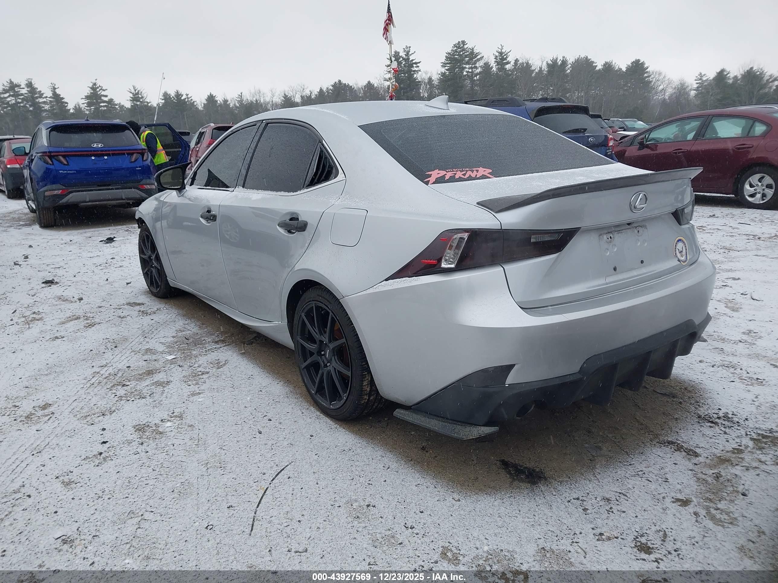 LEXUS IS image 3