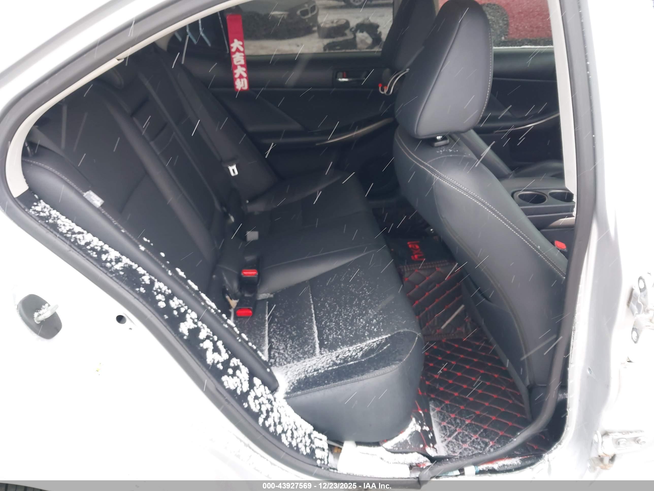 LEXUS IS image 8