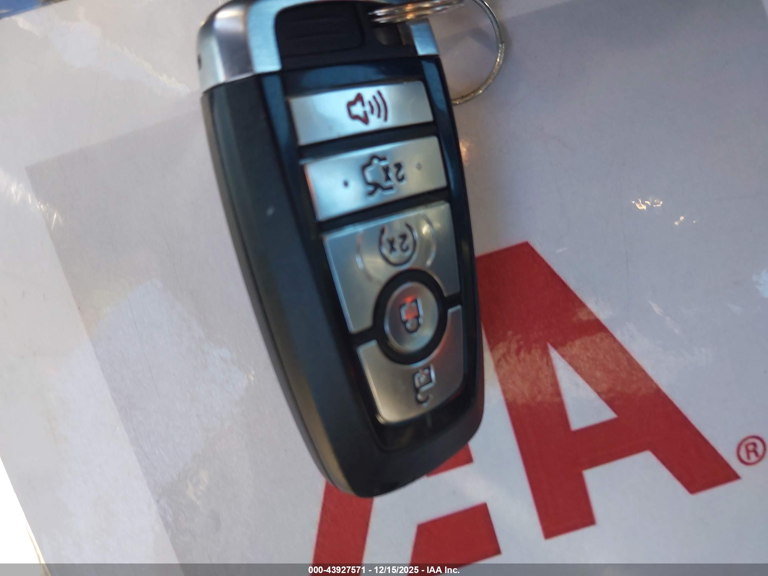 FORD FUSION image 11