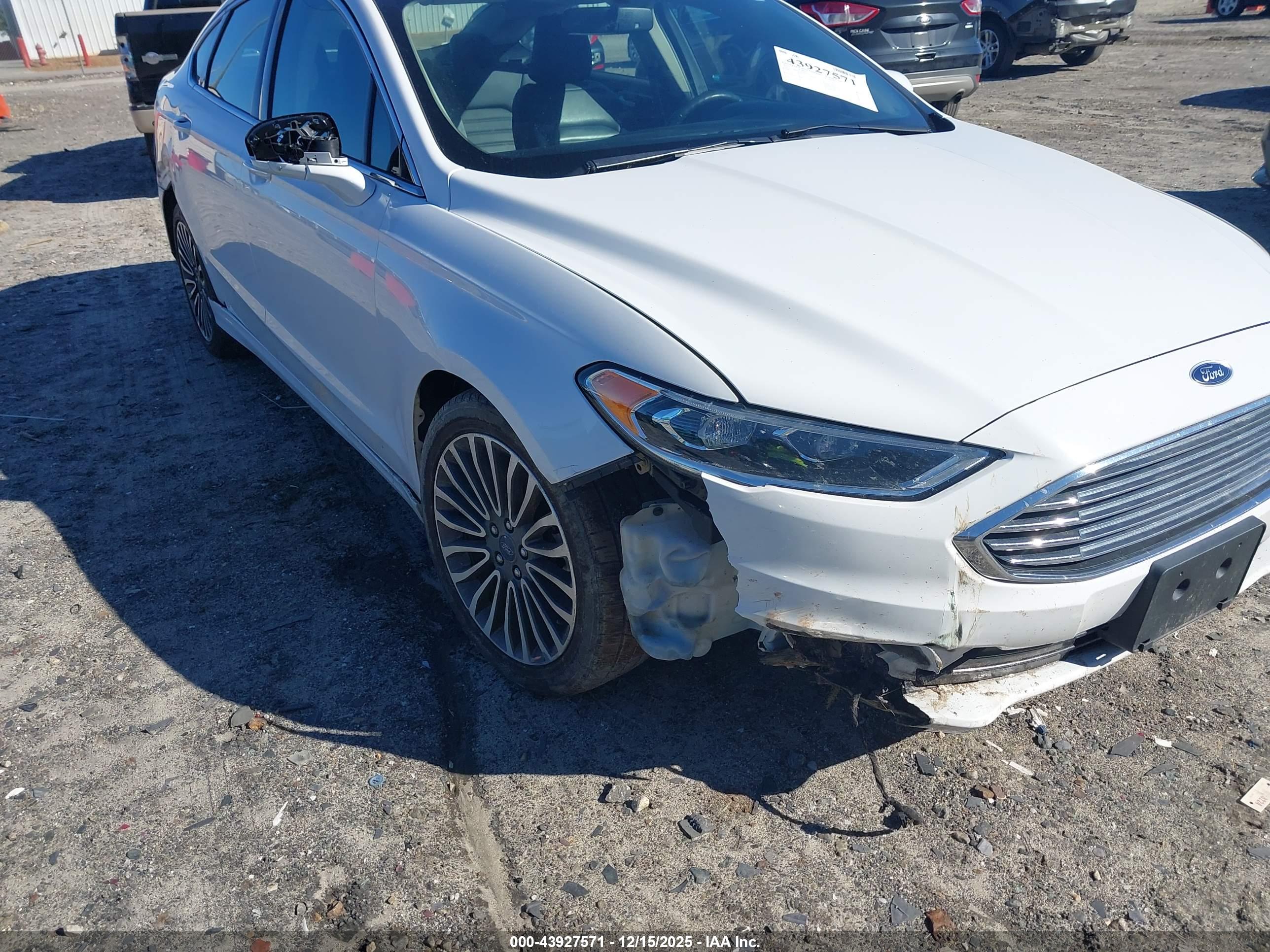 FORD FUSION image 6