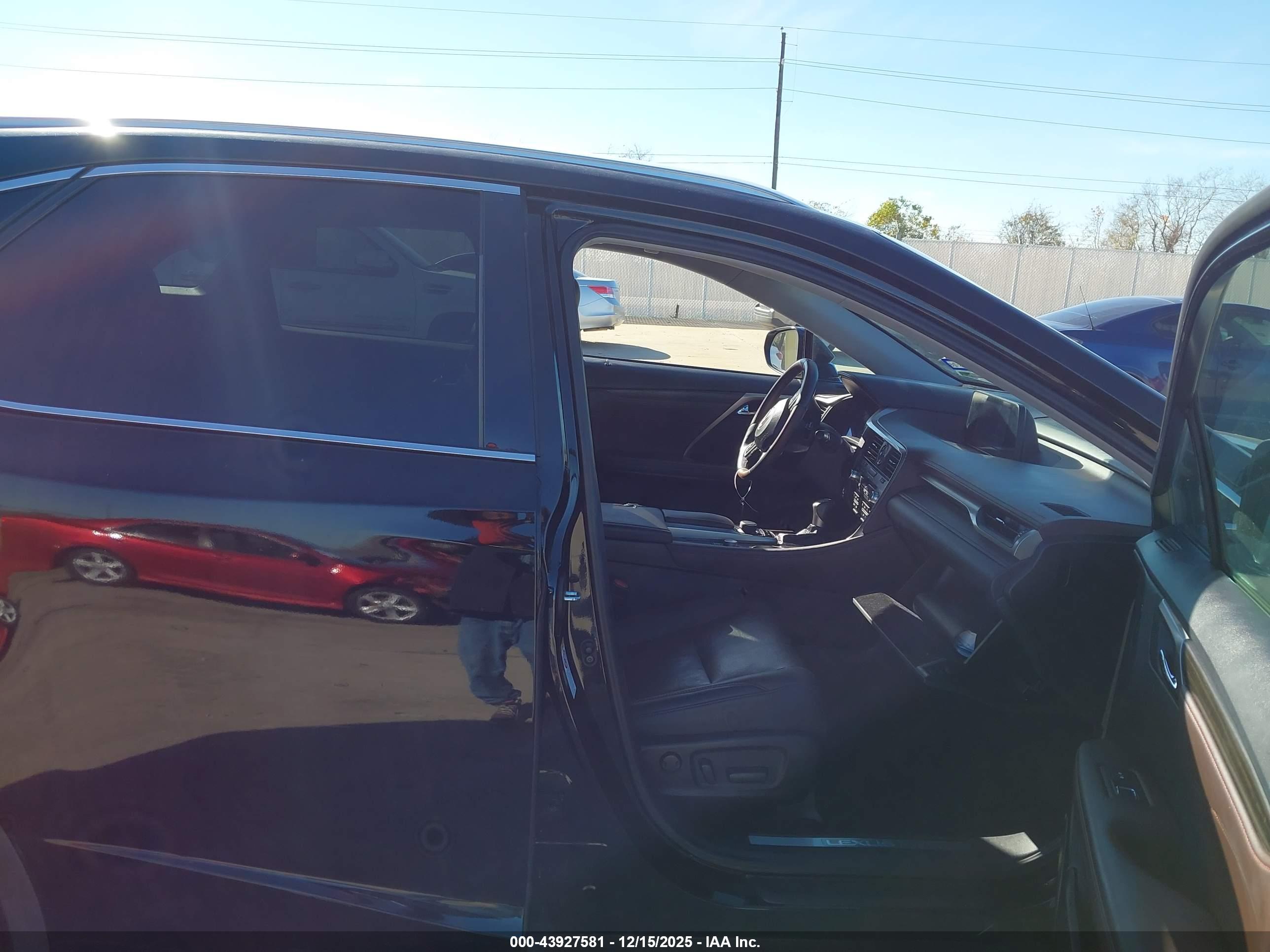 LEXUS RX image 5