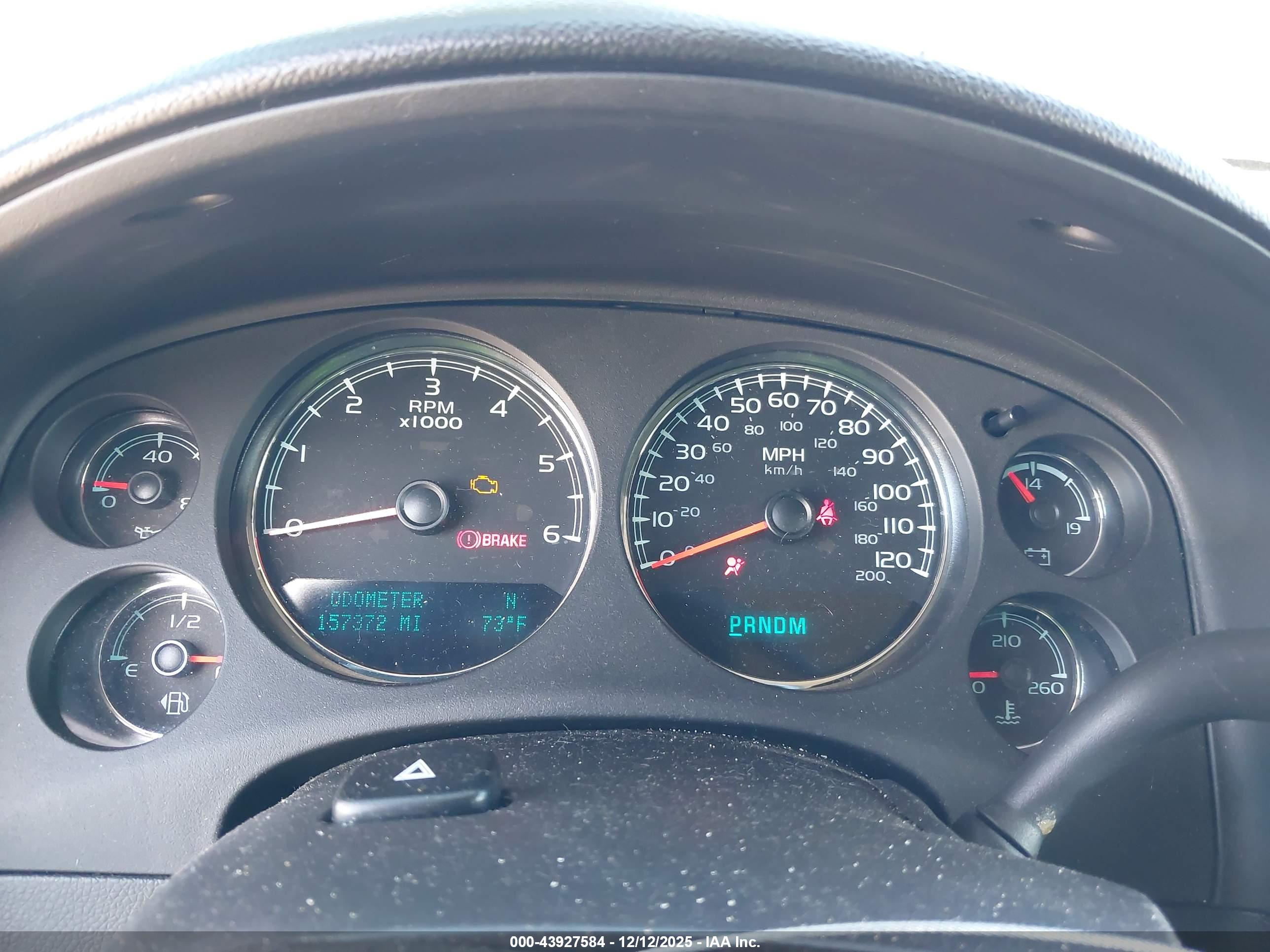 CHEVROLET SUBURBAN image 7
