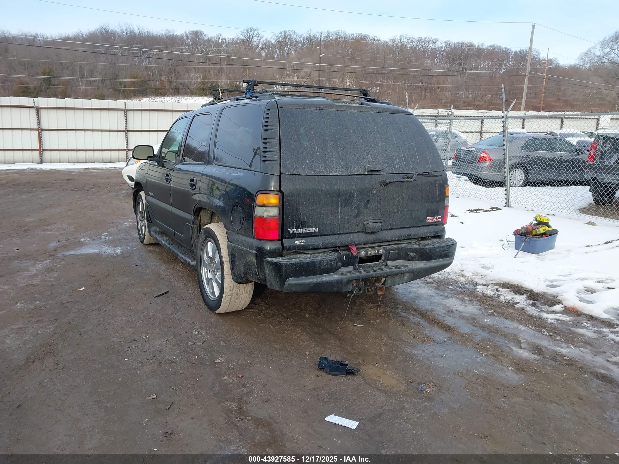 GMC YUKON image 3