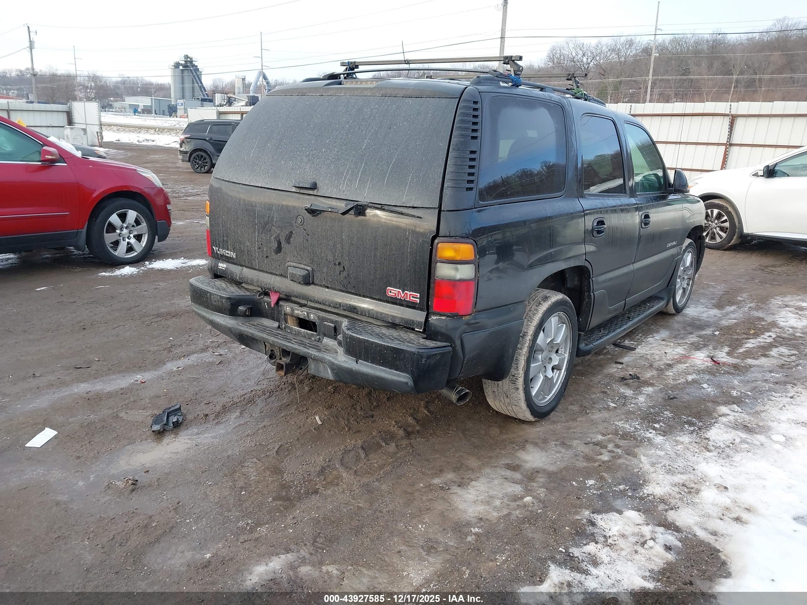 GMC YUKON image 4