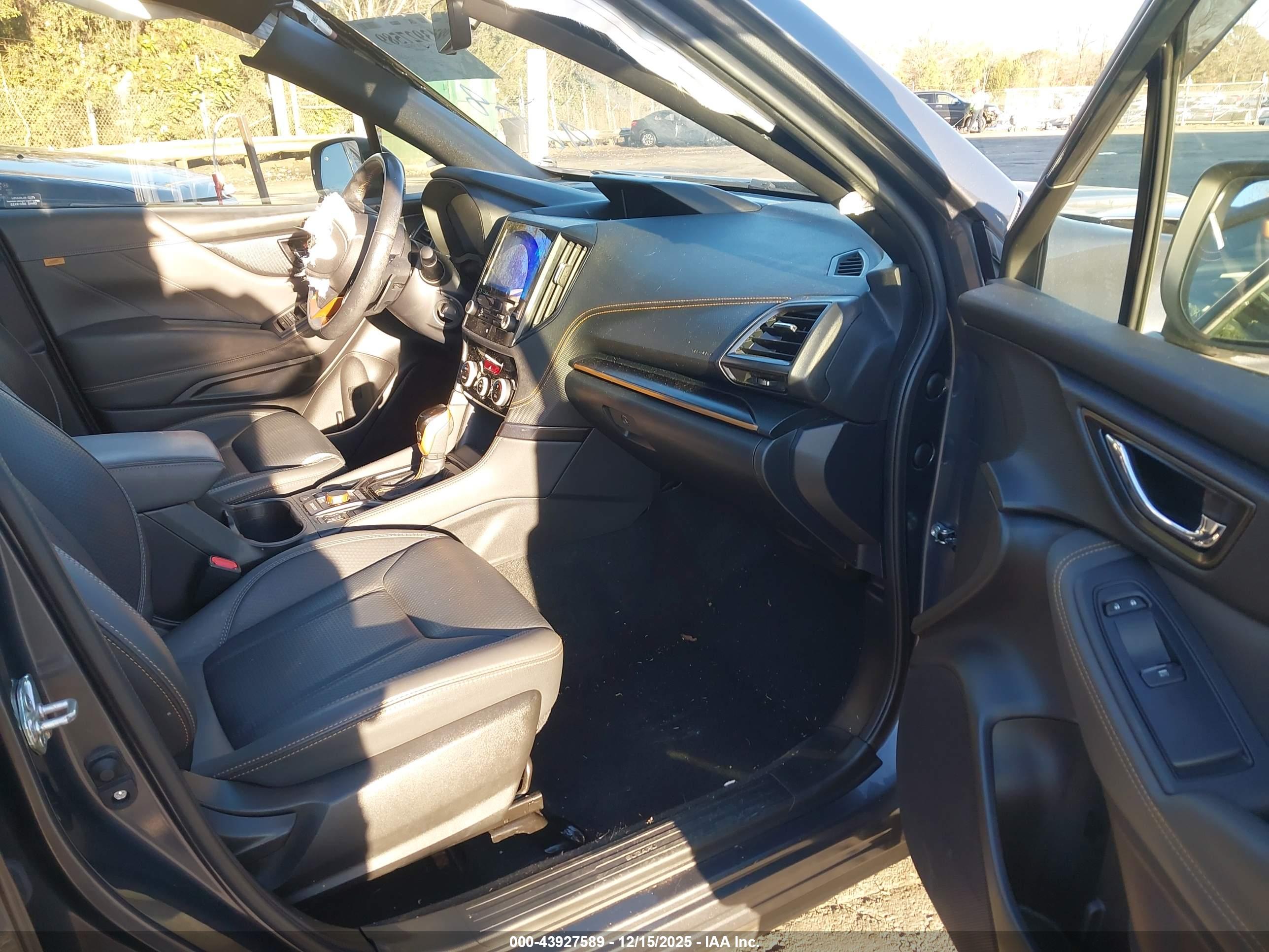 SUBARU FORESTER image 5