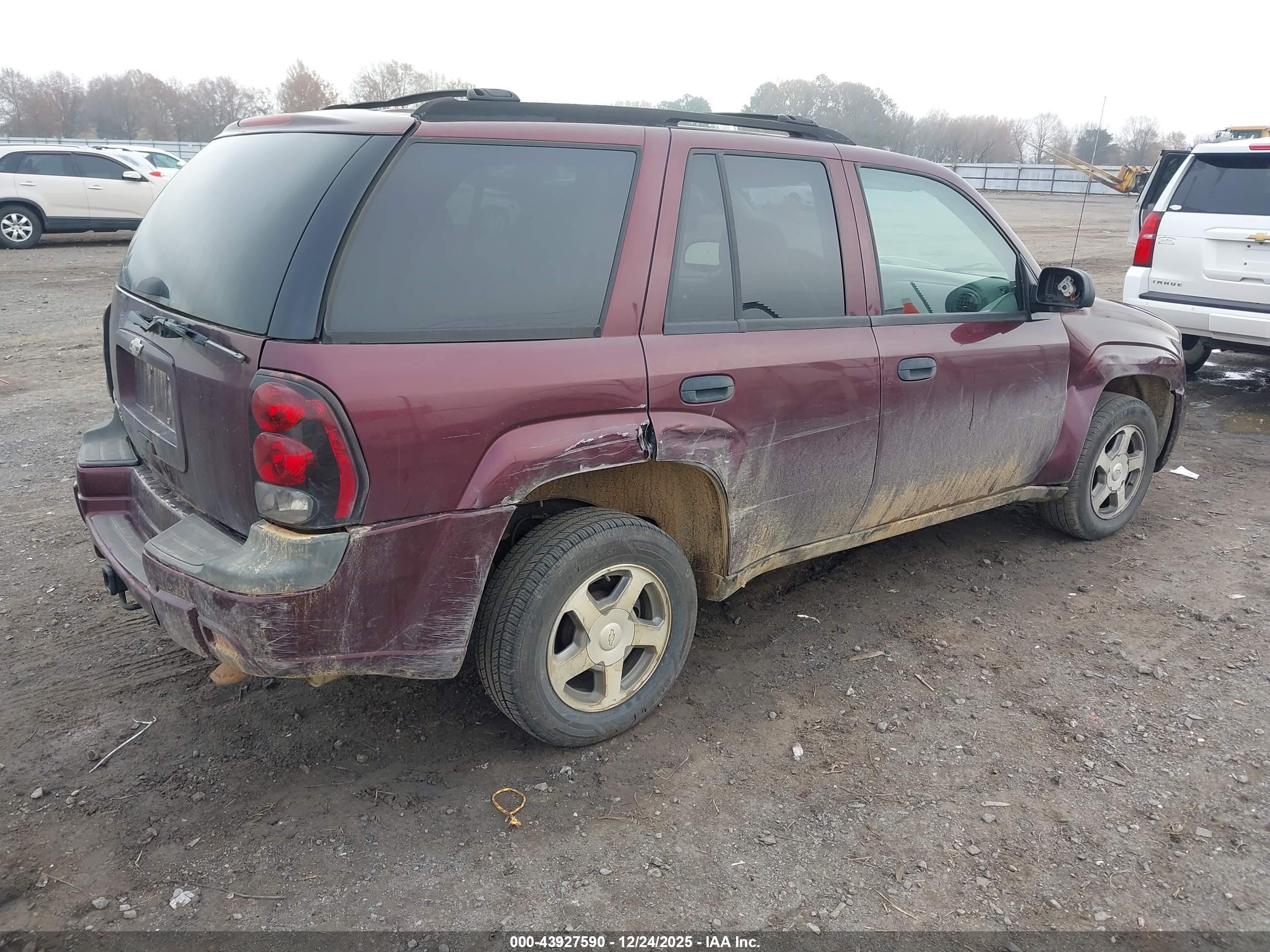CHEVROLET TRAILBLAZER image 4