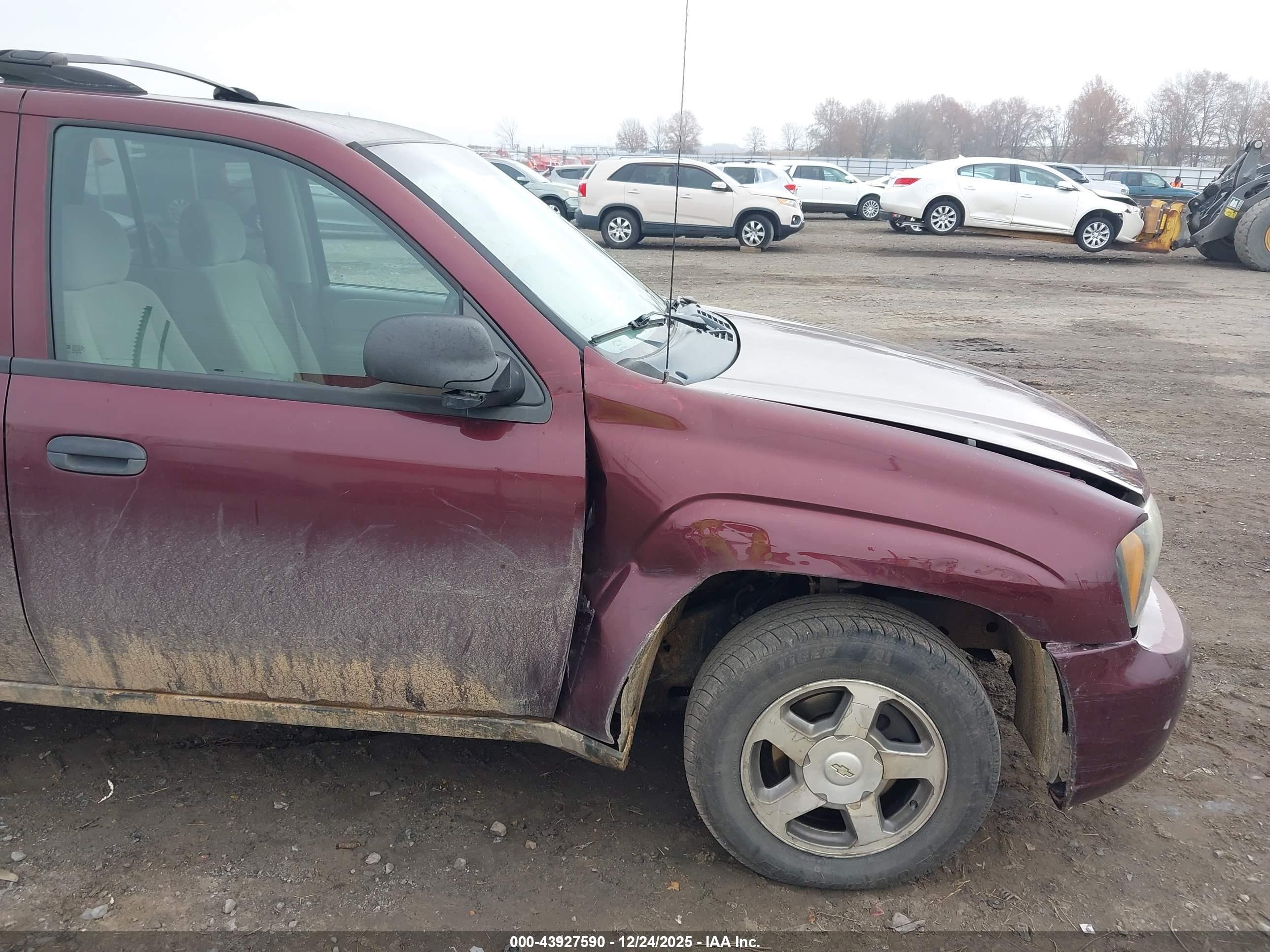 CHEVROLET TRAILBLAZER image 6