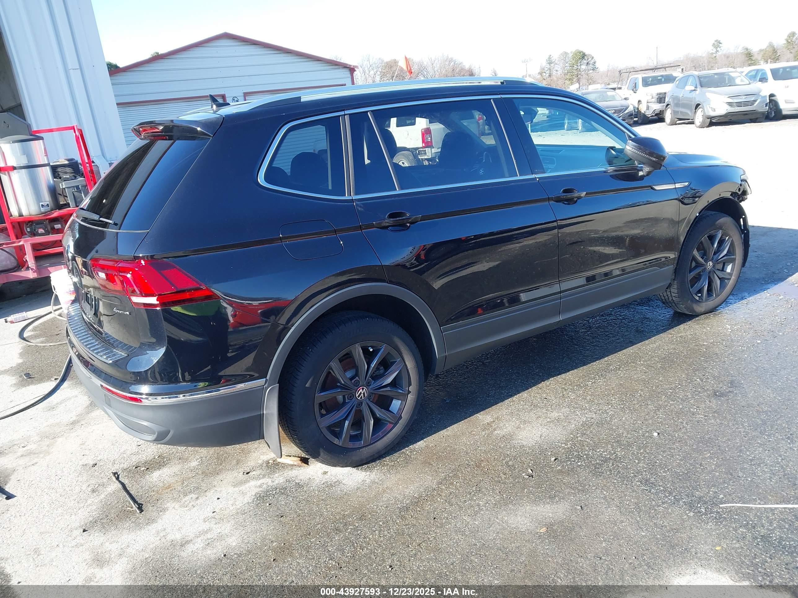 VOLKSWAGEN TIGUAN image 4