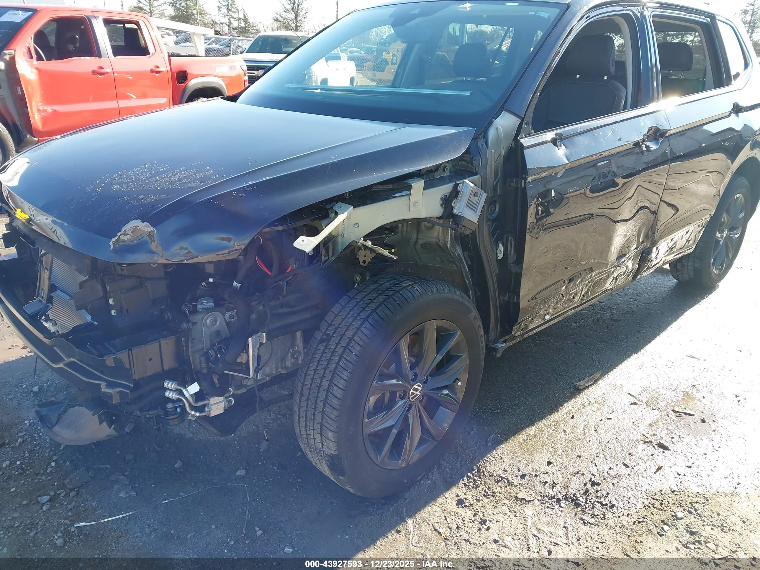 VOLKSWAGEN TIGUAN image 6