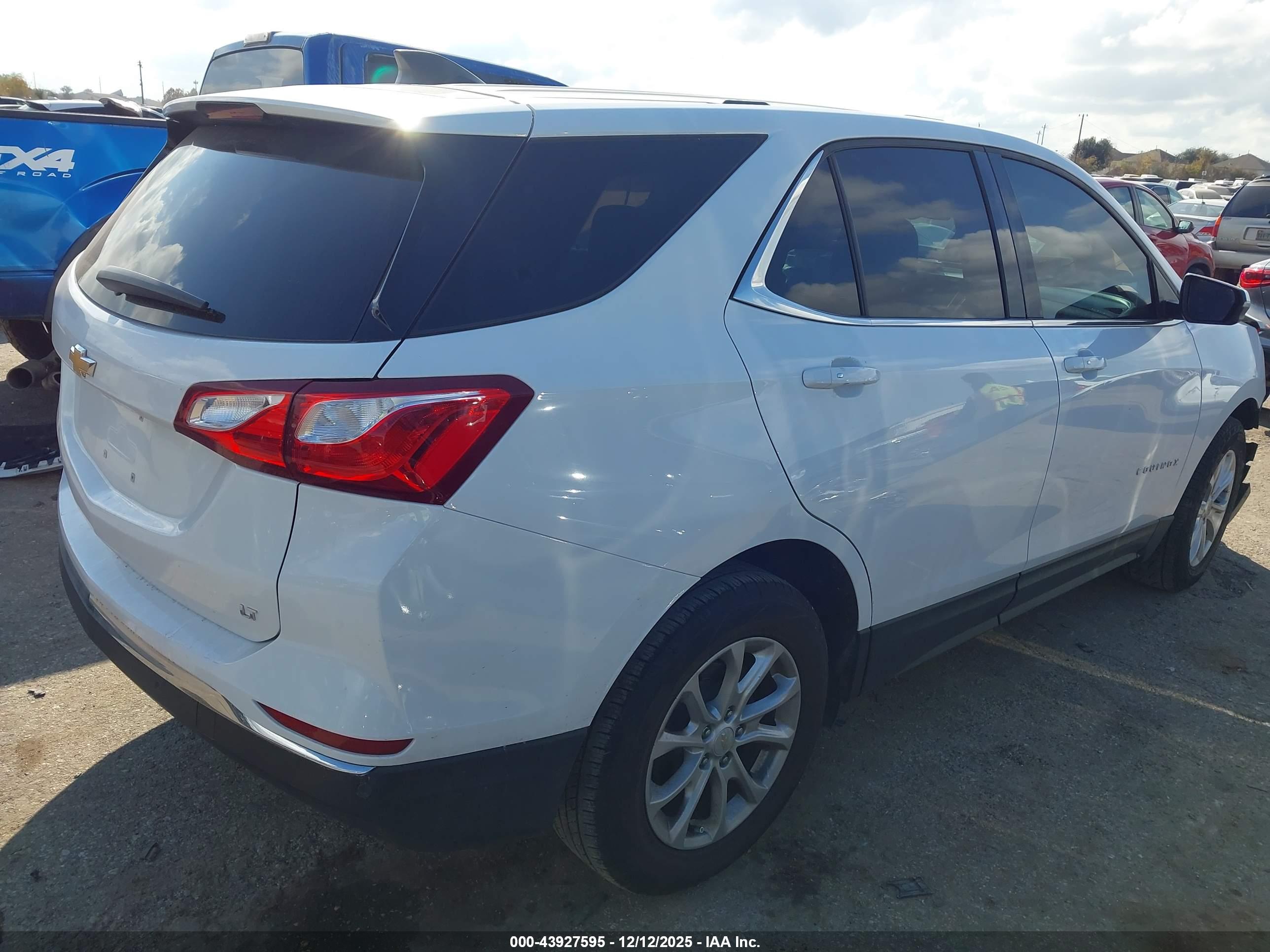 CHEVROLET EQUINOX image 4