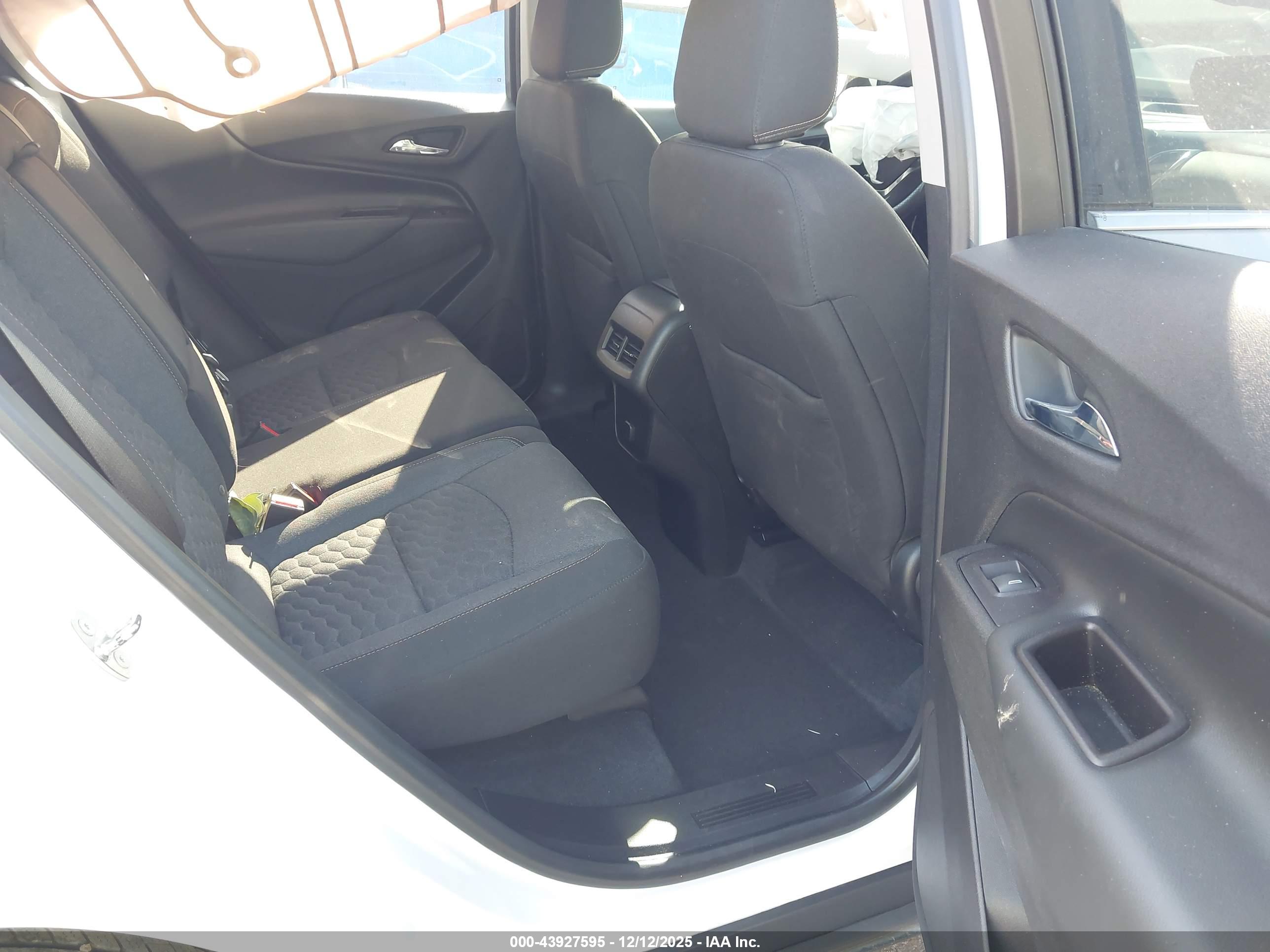 CHEVROLET EQUINOX image 8