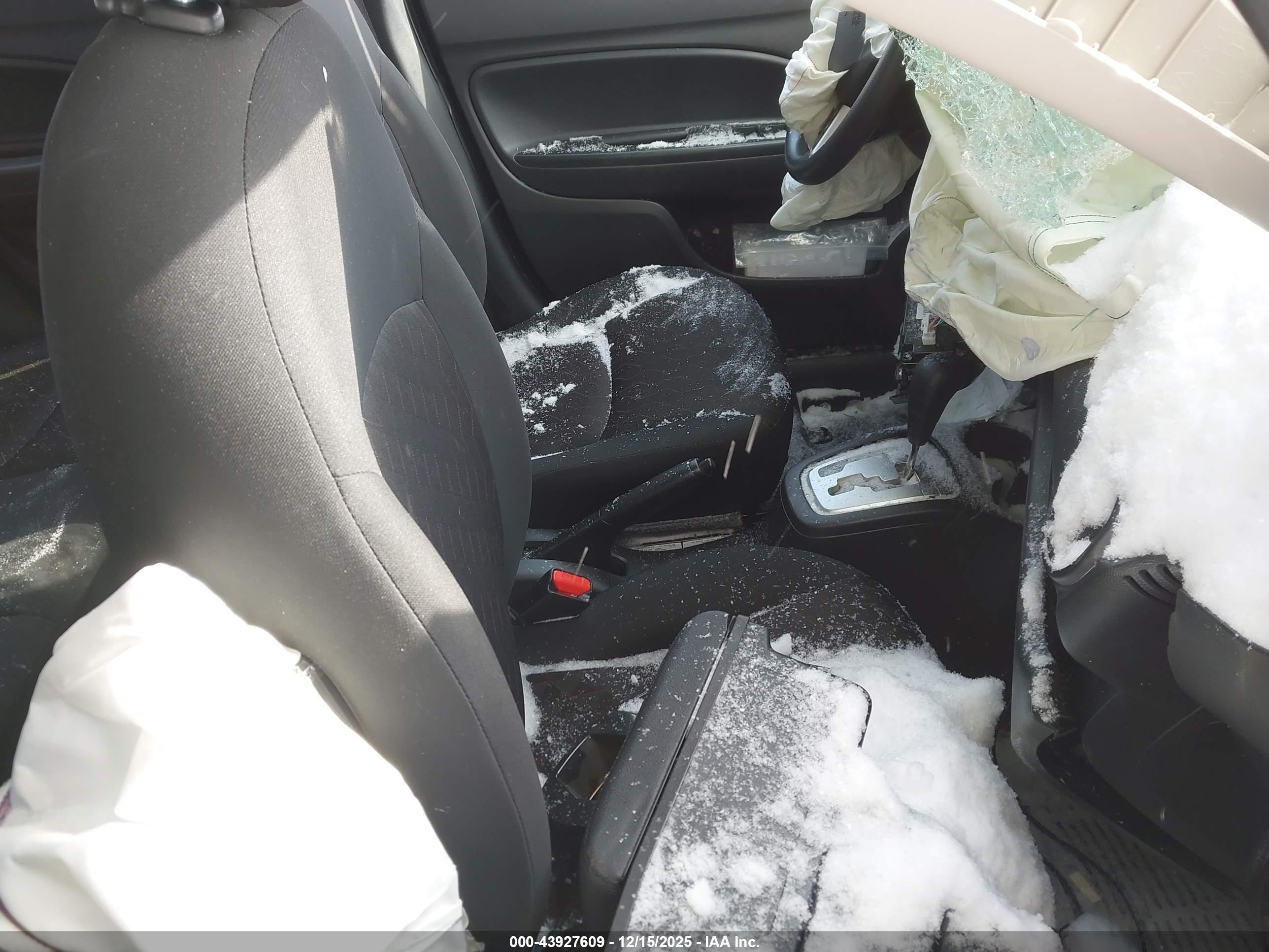 MITSUBISHI MIRAGE image 5