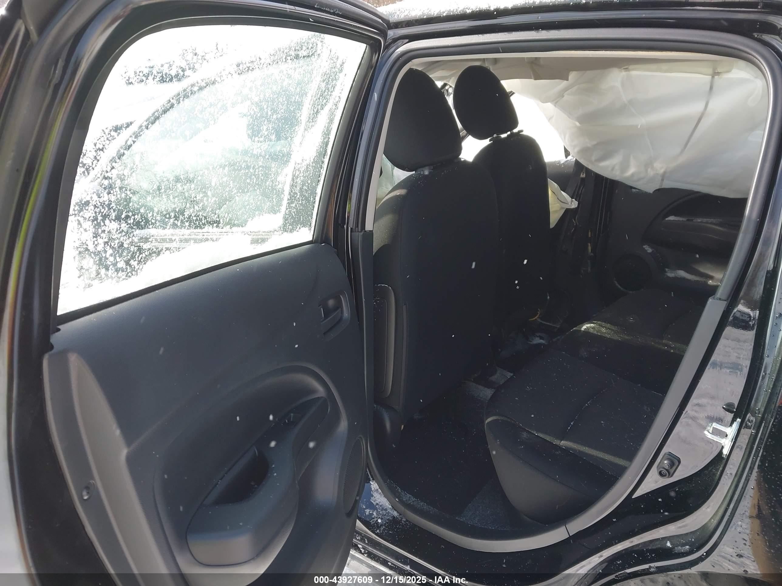 MITSUBISHI MIRAGE image 8