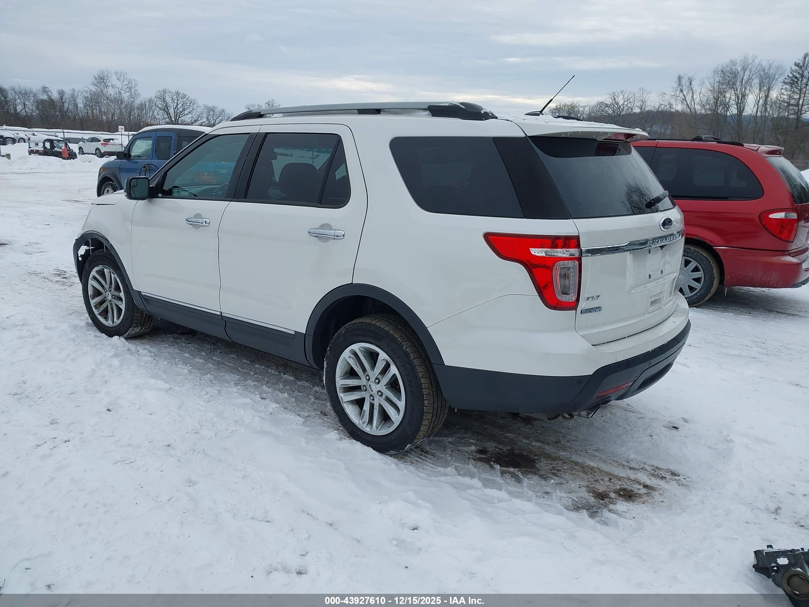 FORD EXPLORER image 3