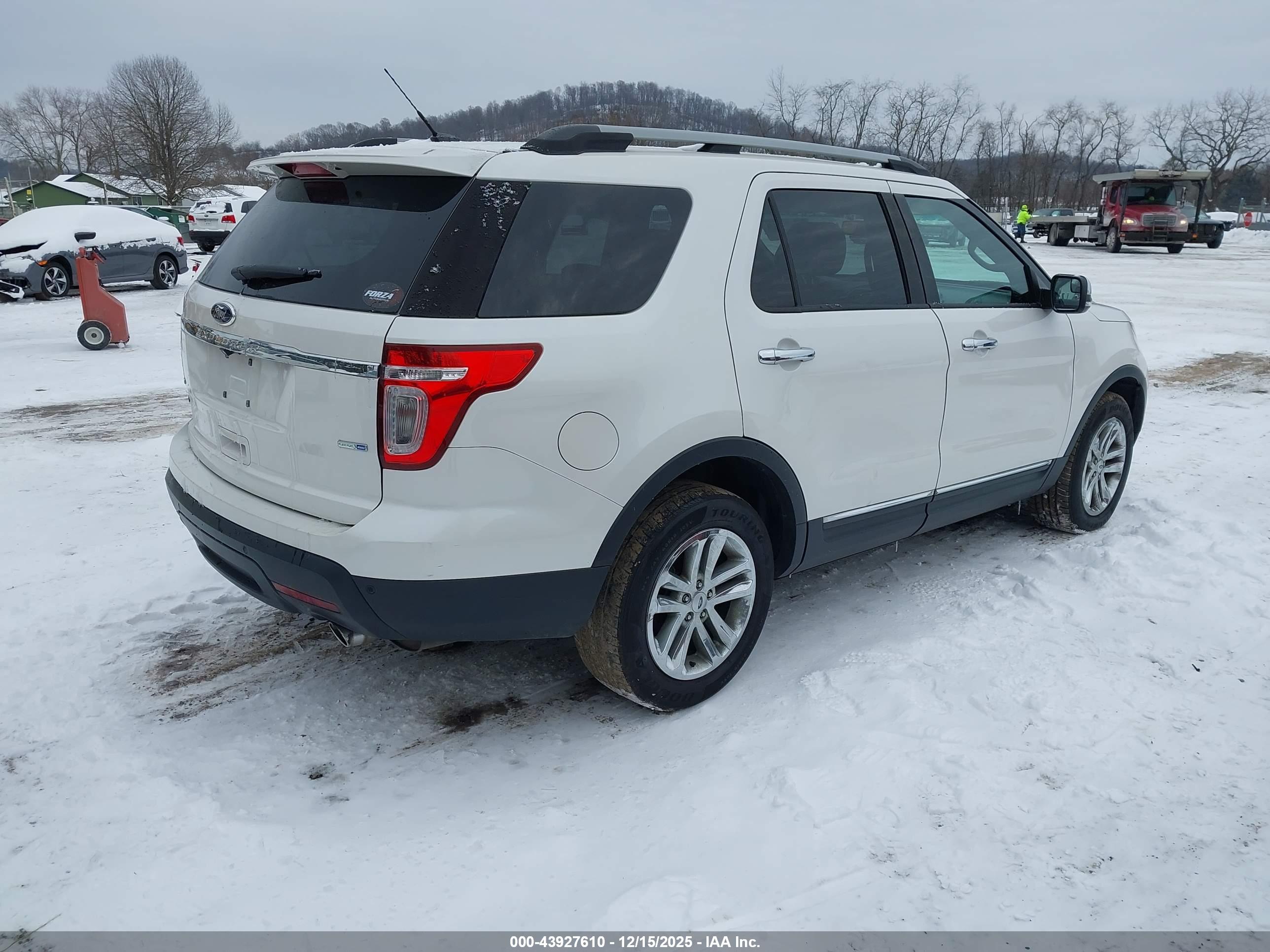 FORD EXPLORER image 4