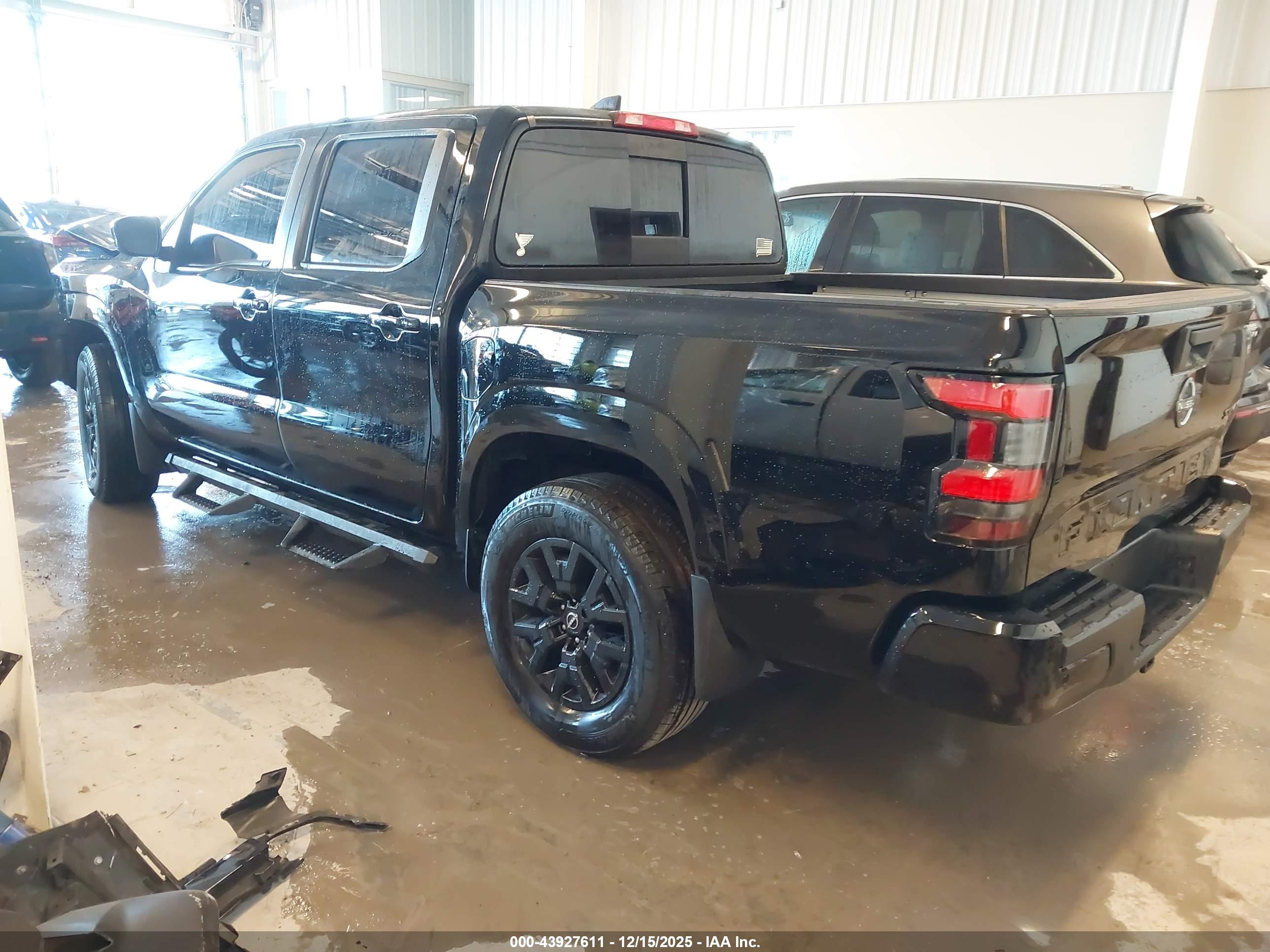 NISSAN FRONTIER image 3