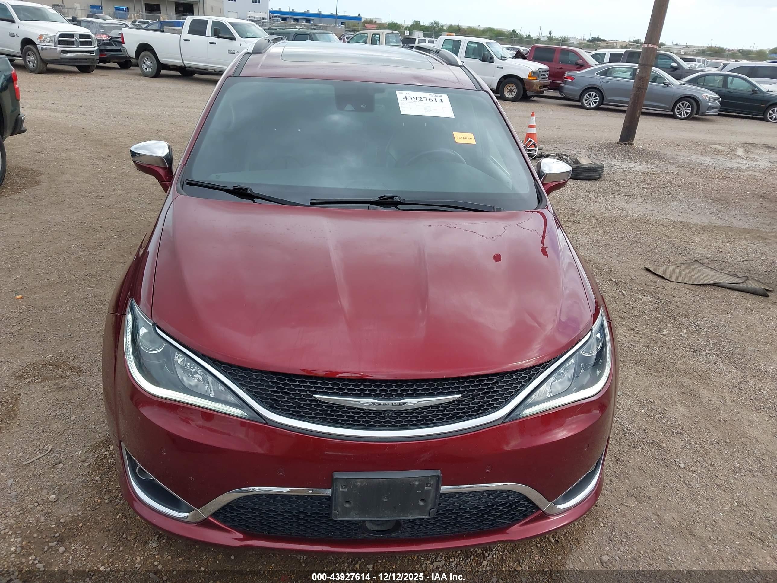 CHRYSLER PACIFICA image 6