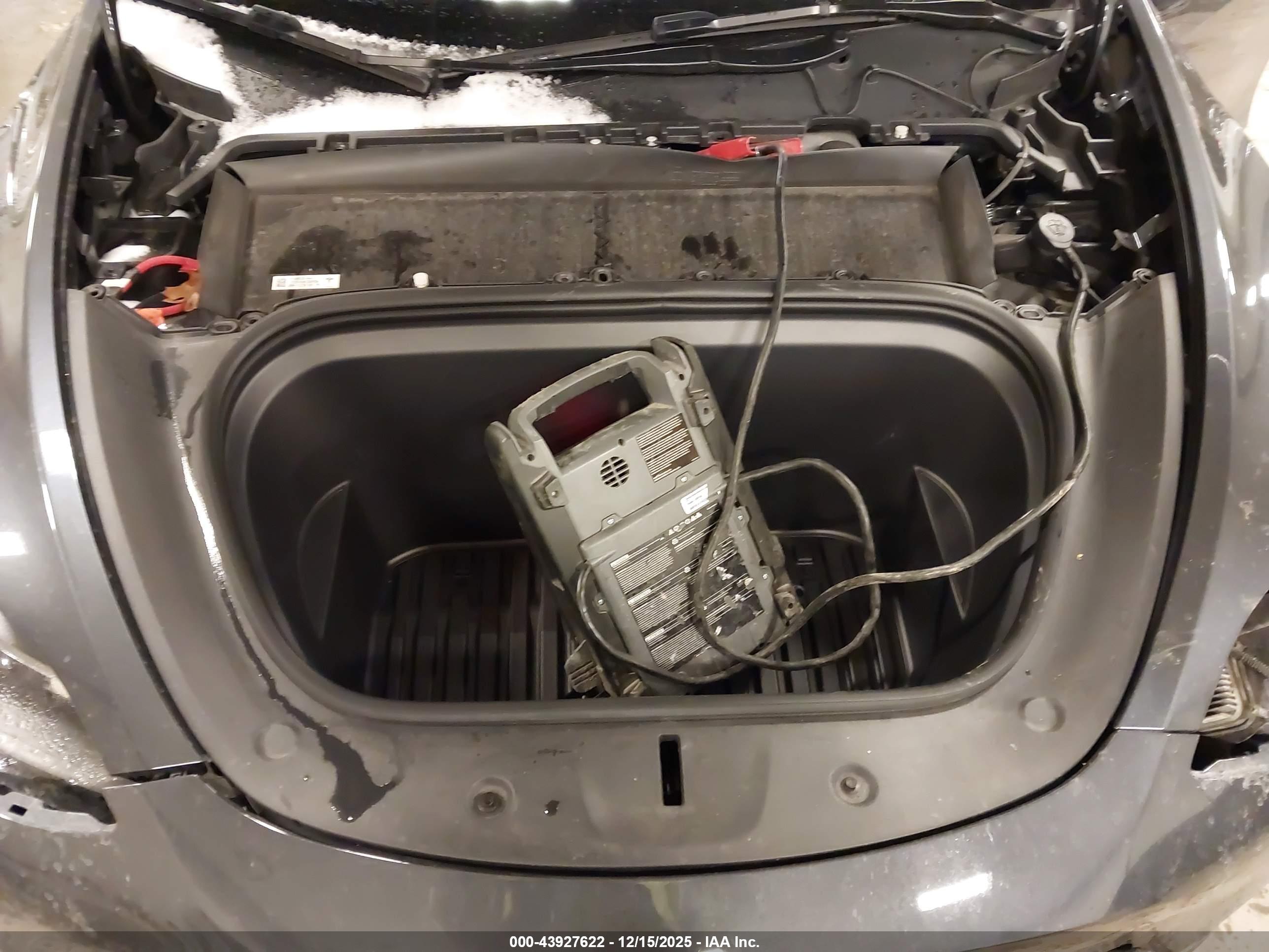 TESLA MODEL image 10