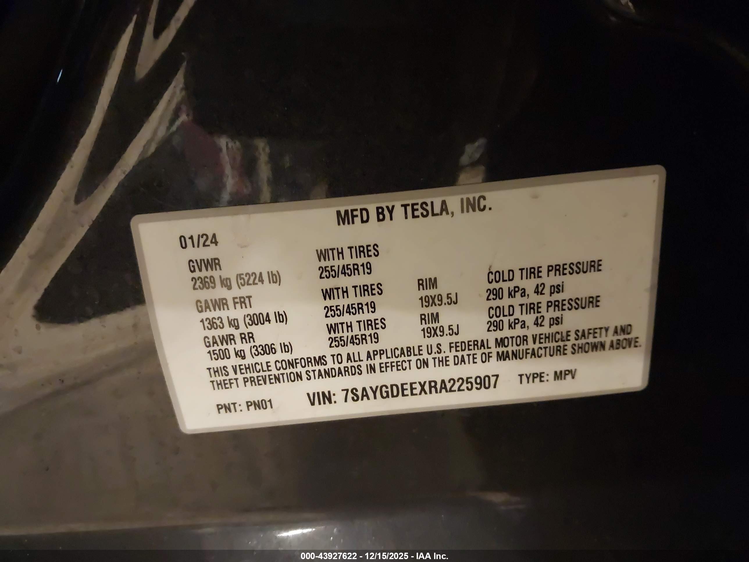 TESLA MODEL image 9