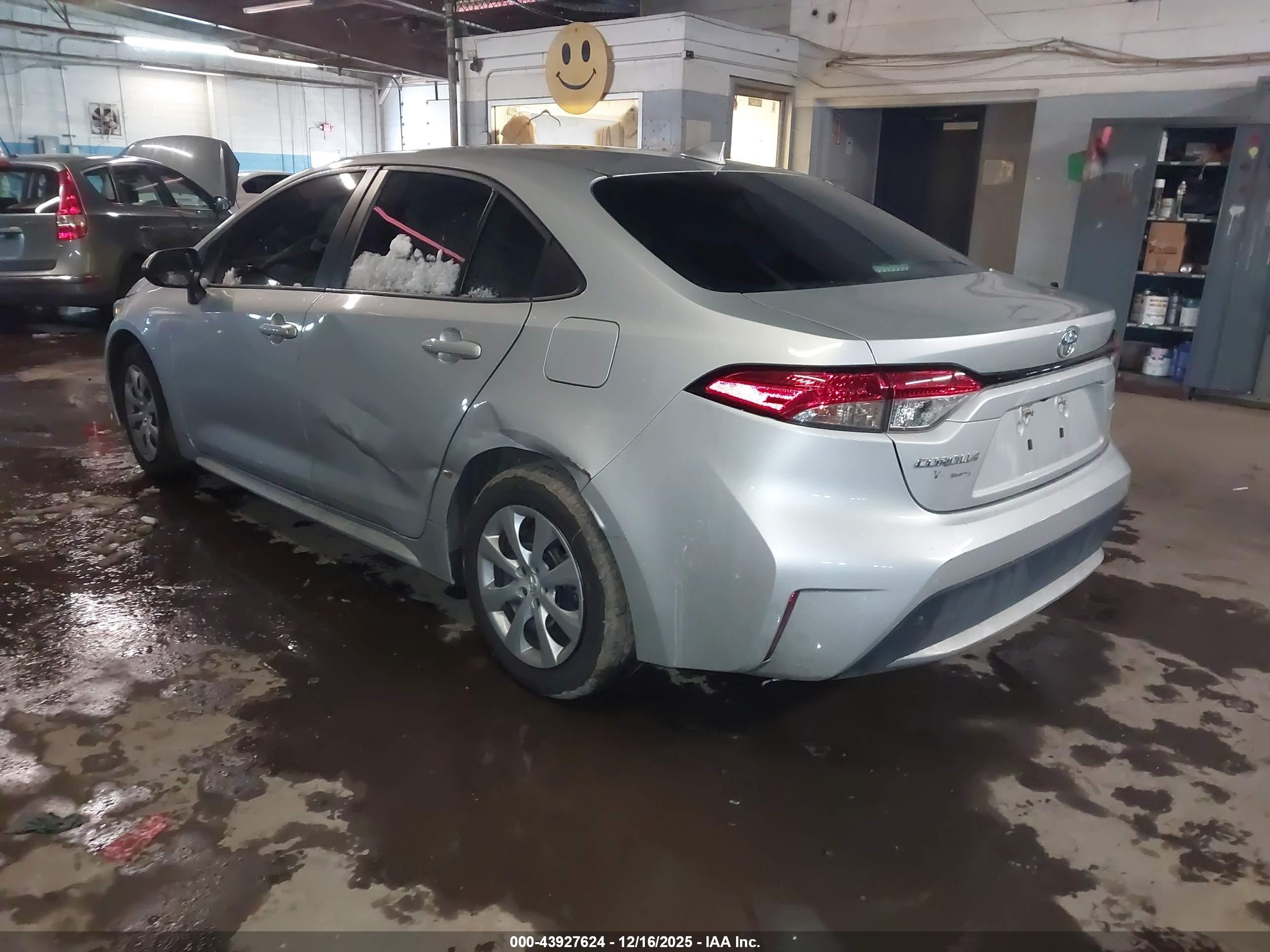 TOYOTA COROLLA image 3