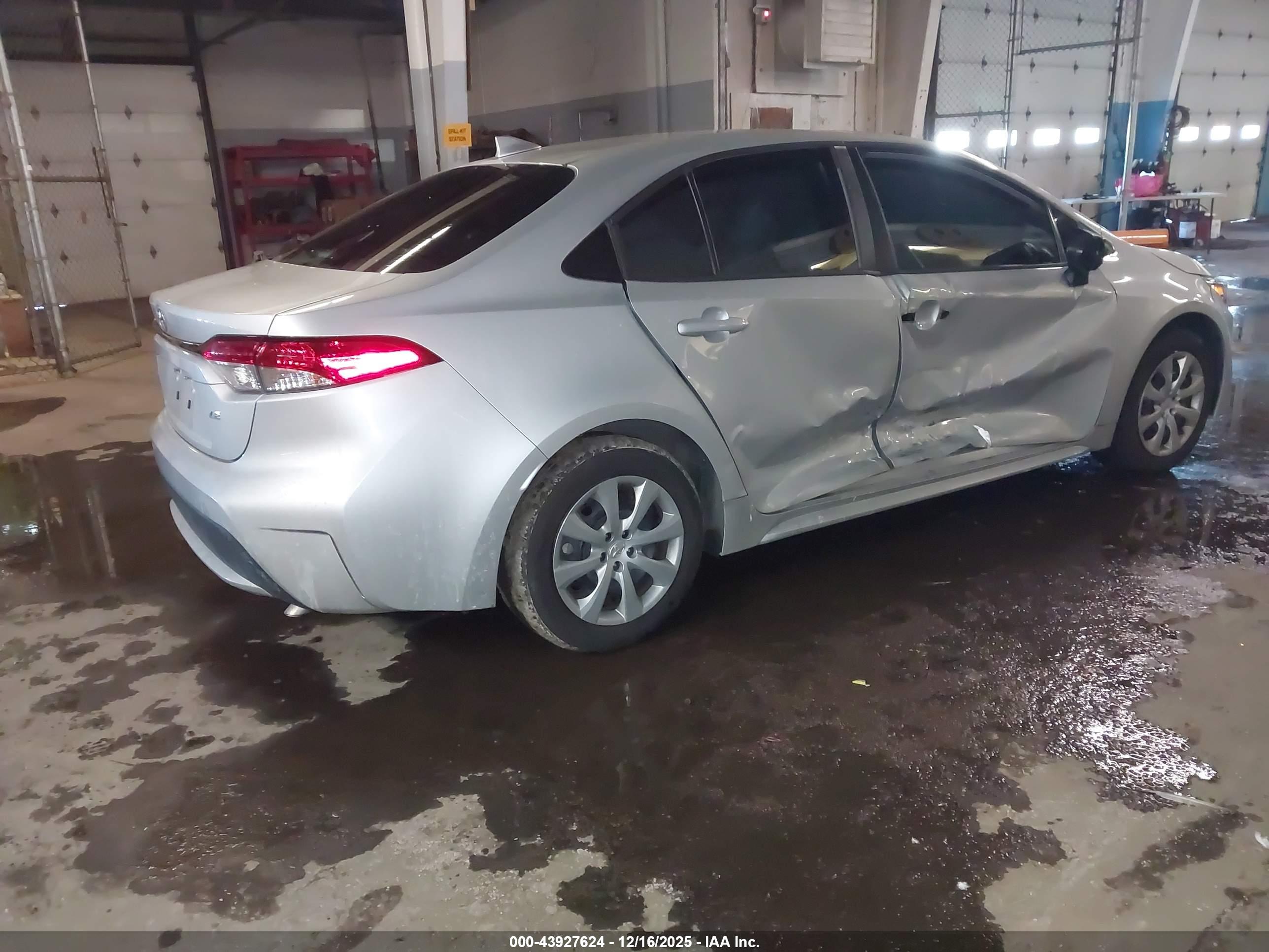 TOYOTA COROLLA image 4