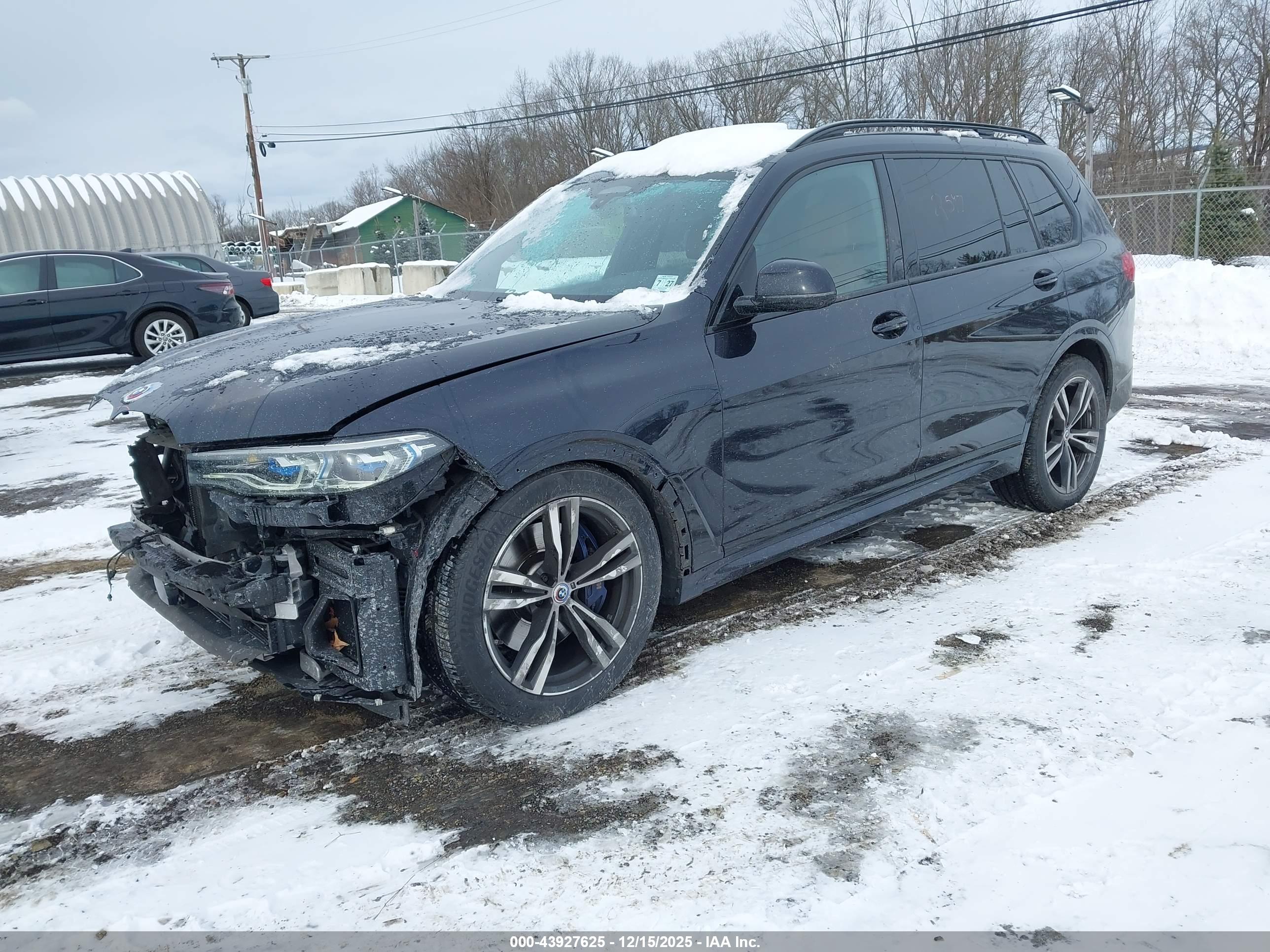 BMW X7 image 2