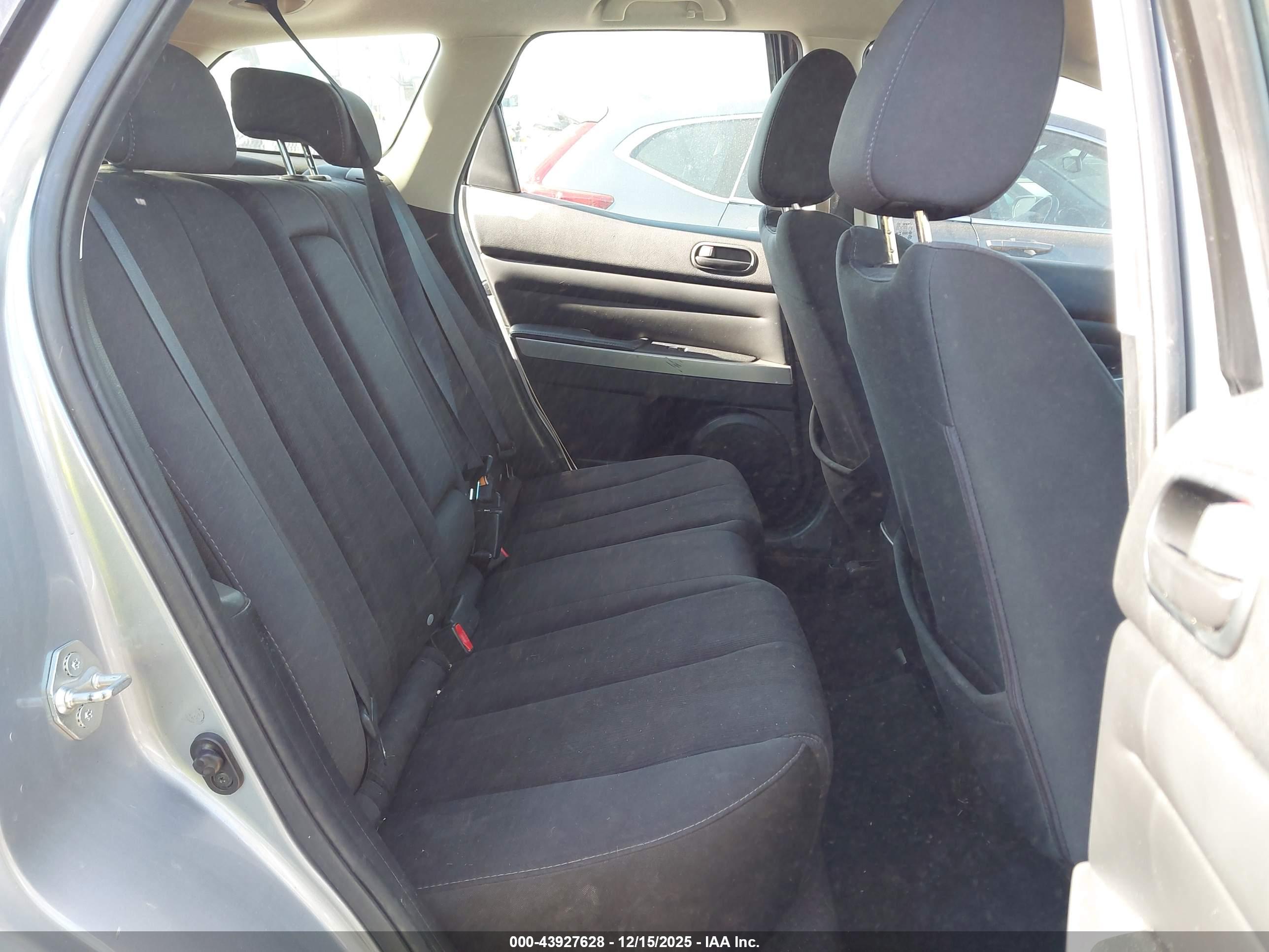 MAZDA CX-7 image 8