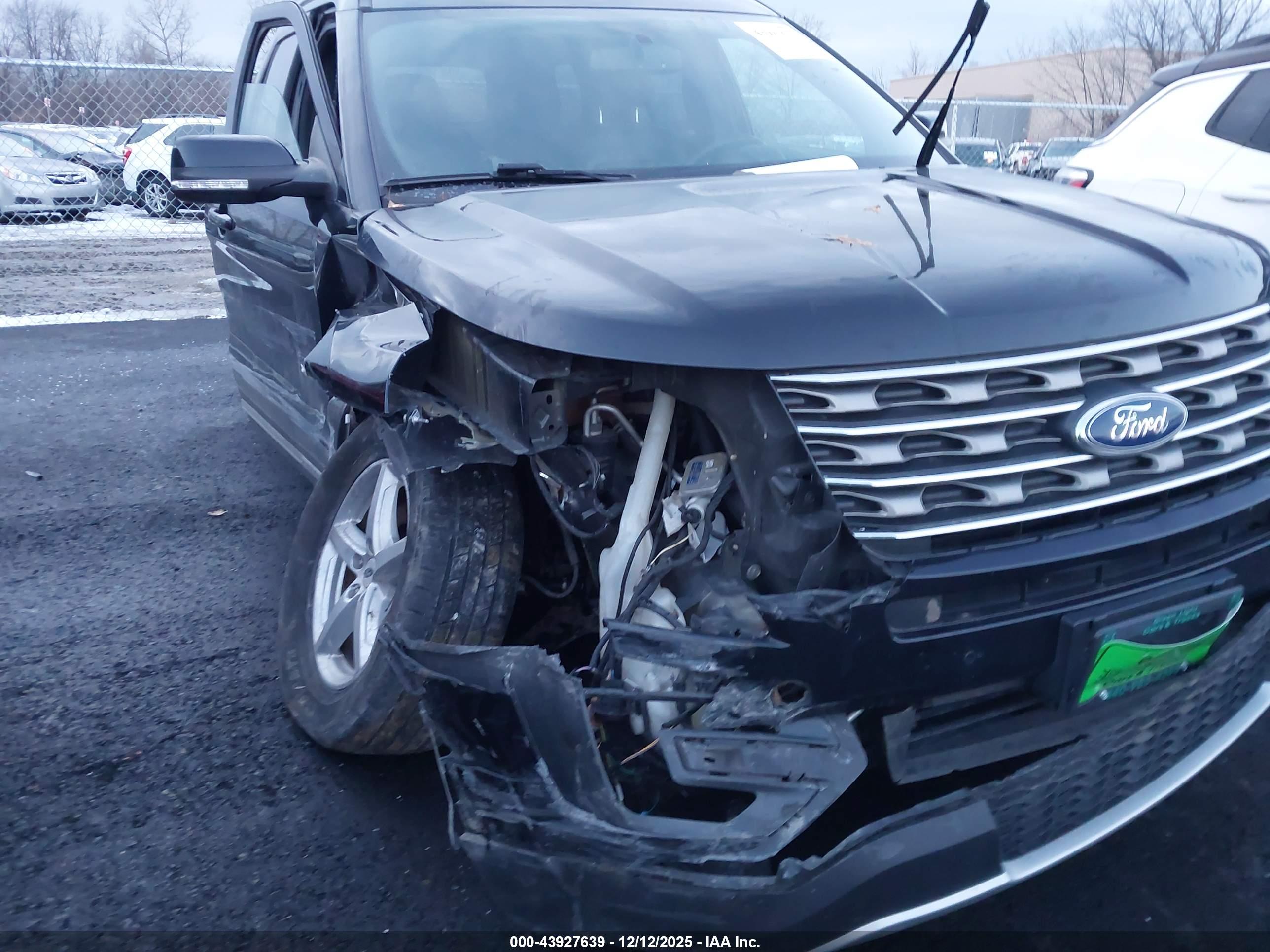 FORD EXPLORER image 6