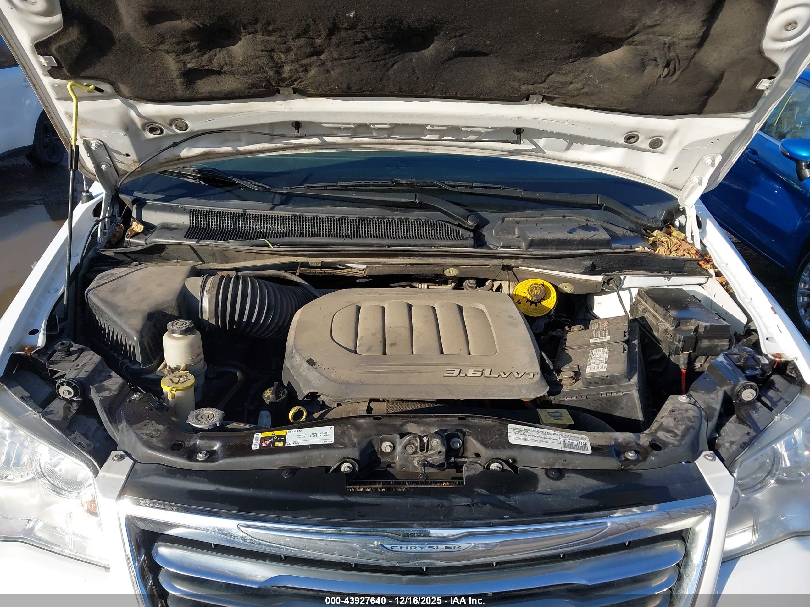 CHRYSLER TOWN image 10