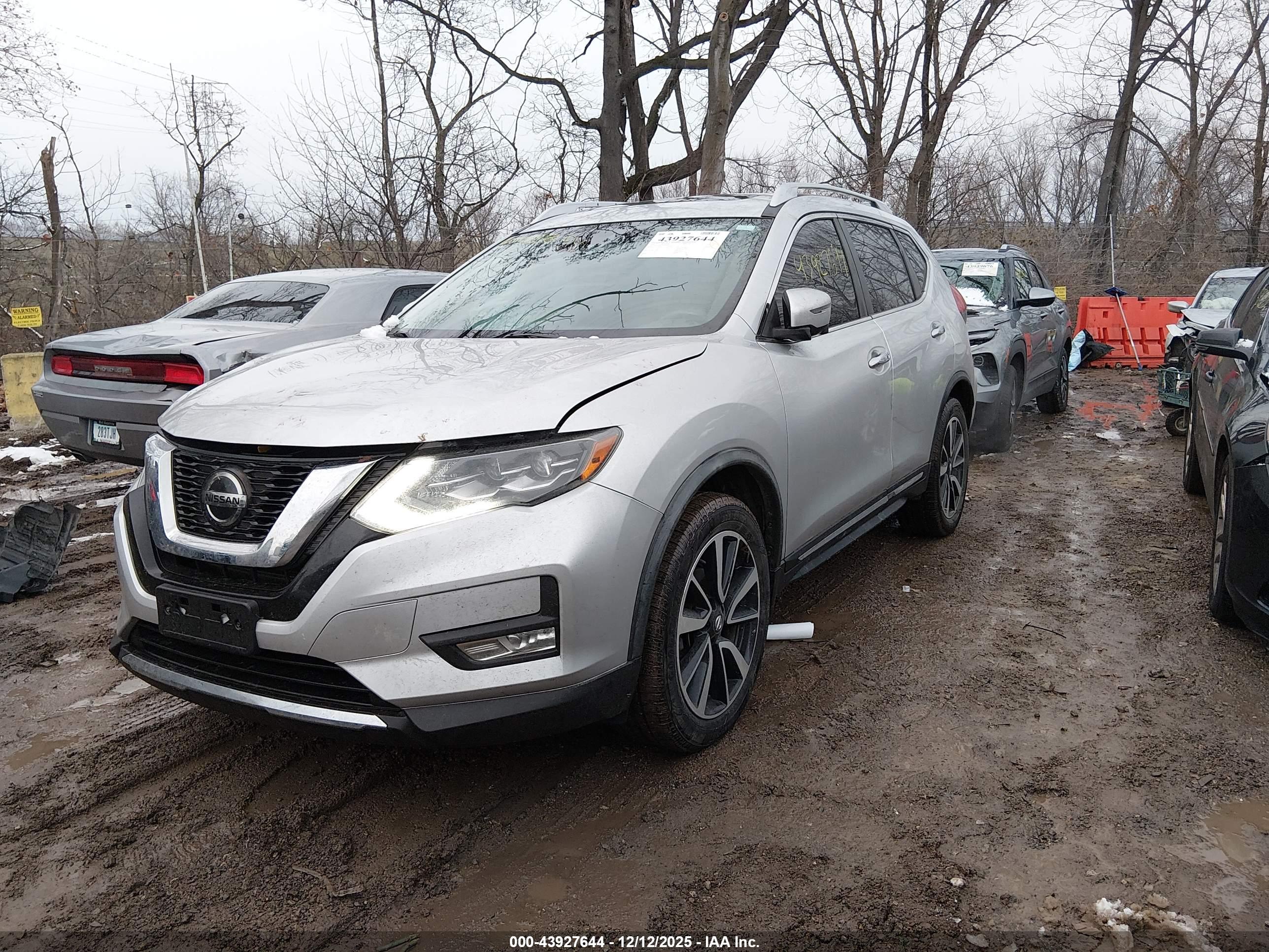 NISSAN ROGUE image 2