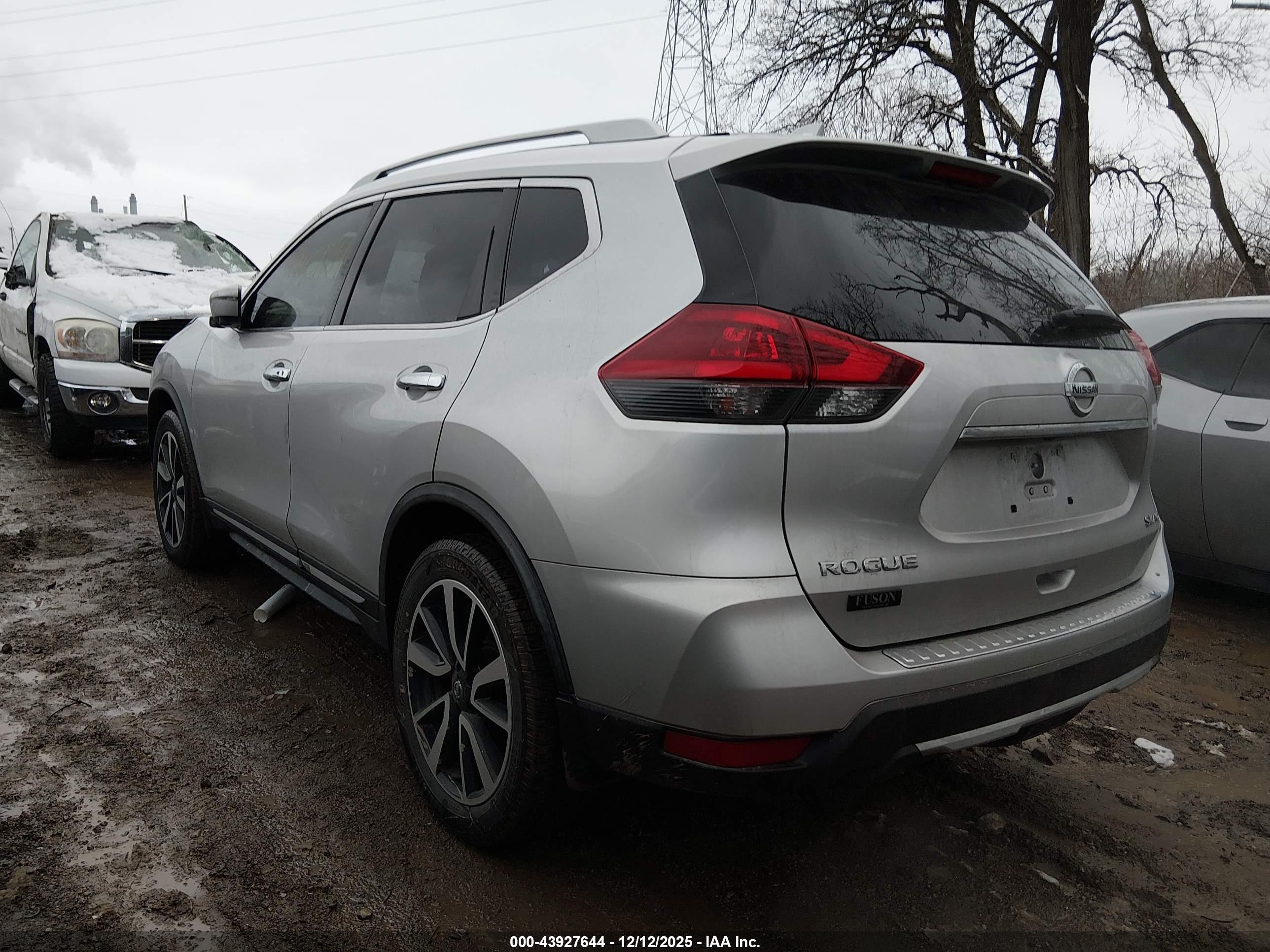 NISSAN ROGUE image 3