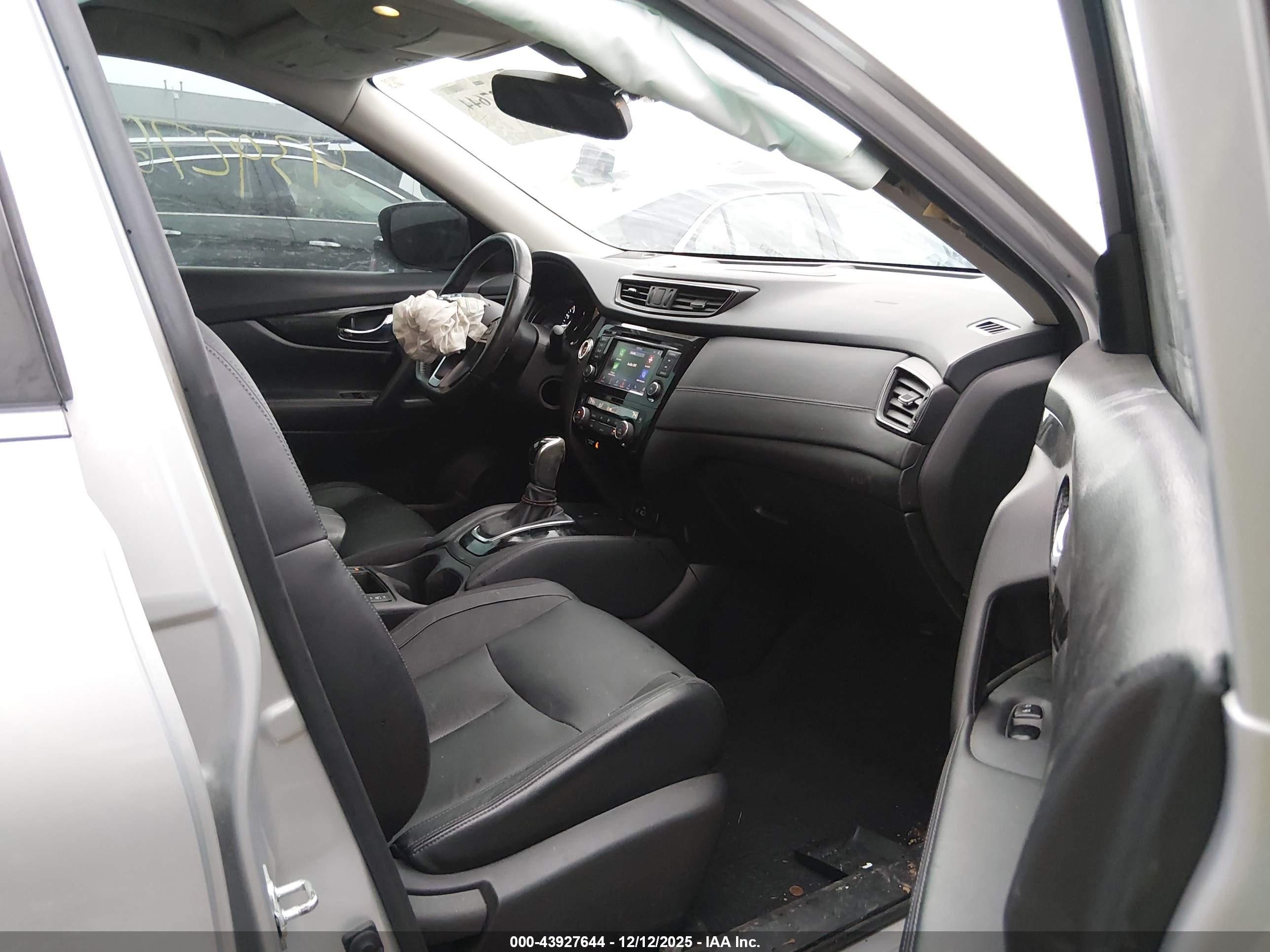 NISSAN ROGUE image 5