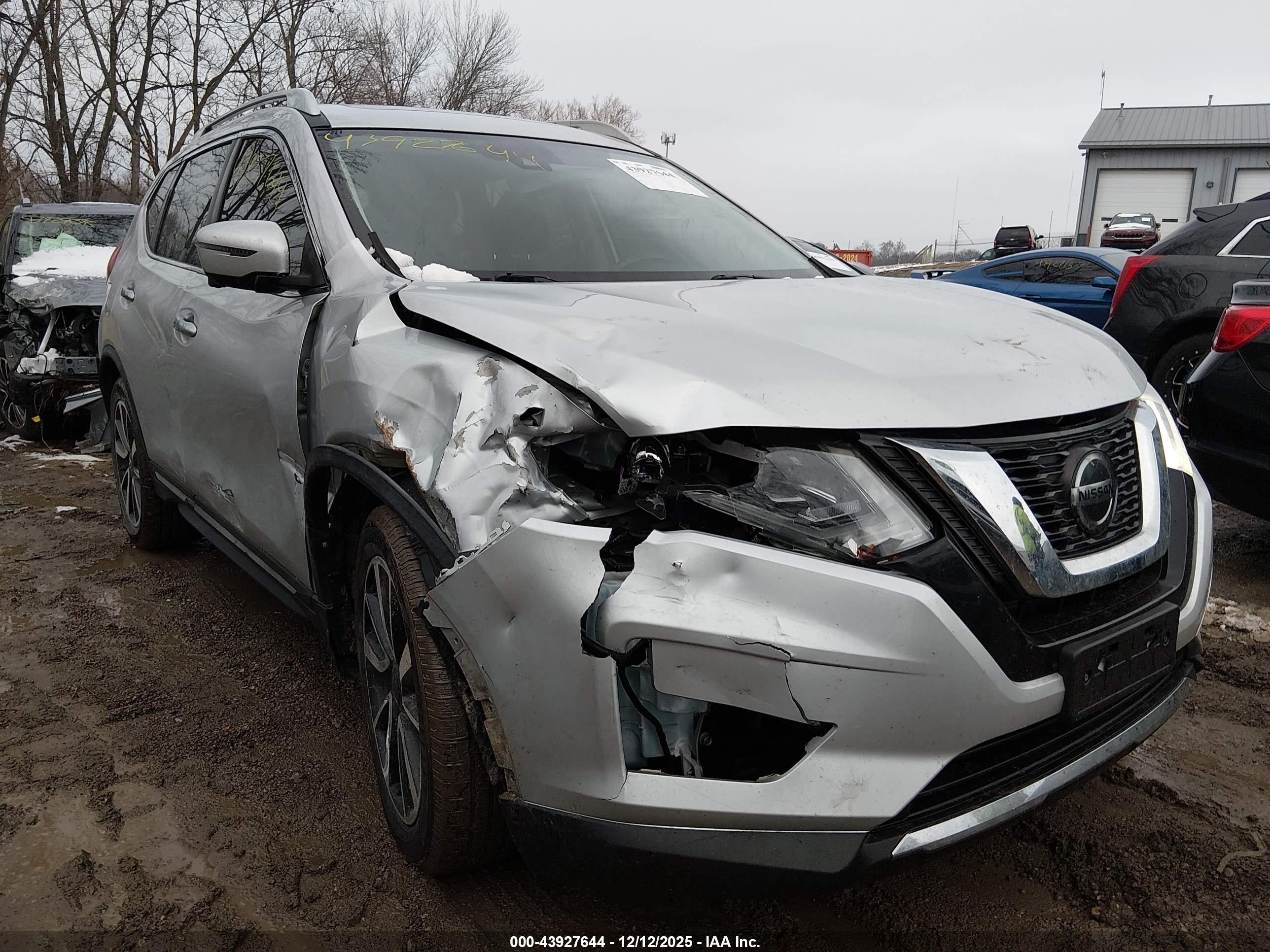 NISSAN ROGUE image 6