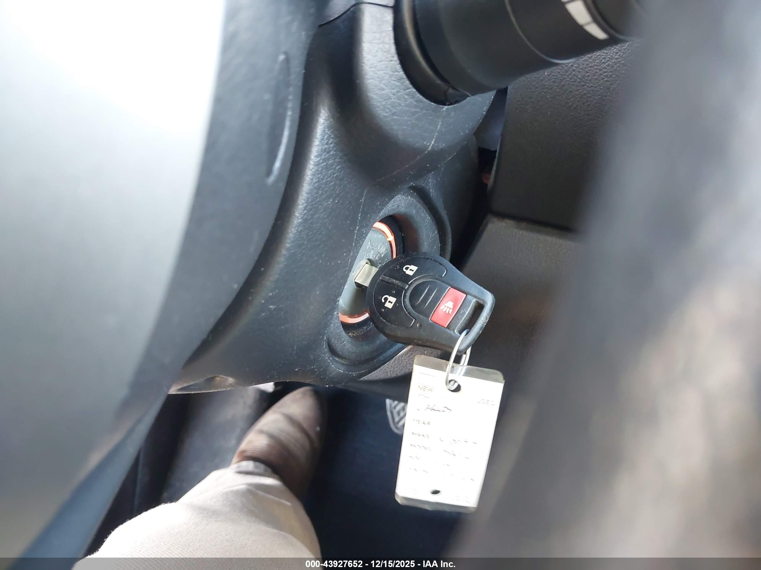 NISSAN ROGUE image 11