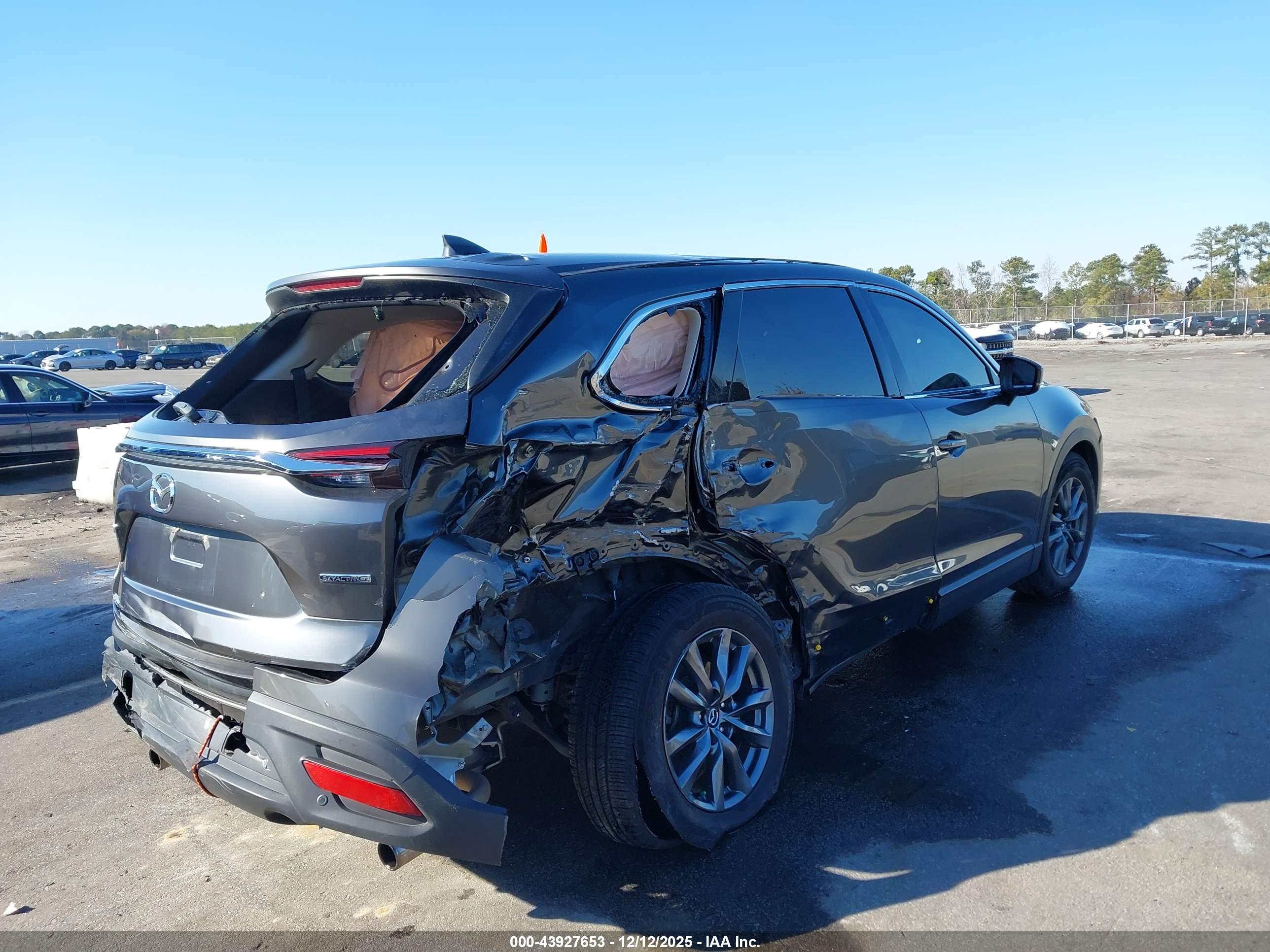 MAZDA CX-9 image 4