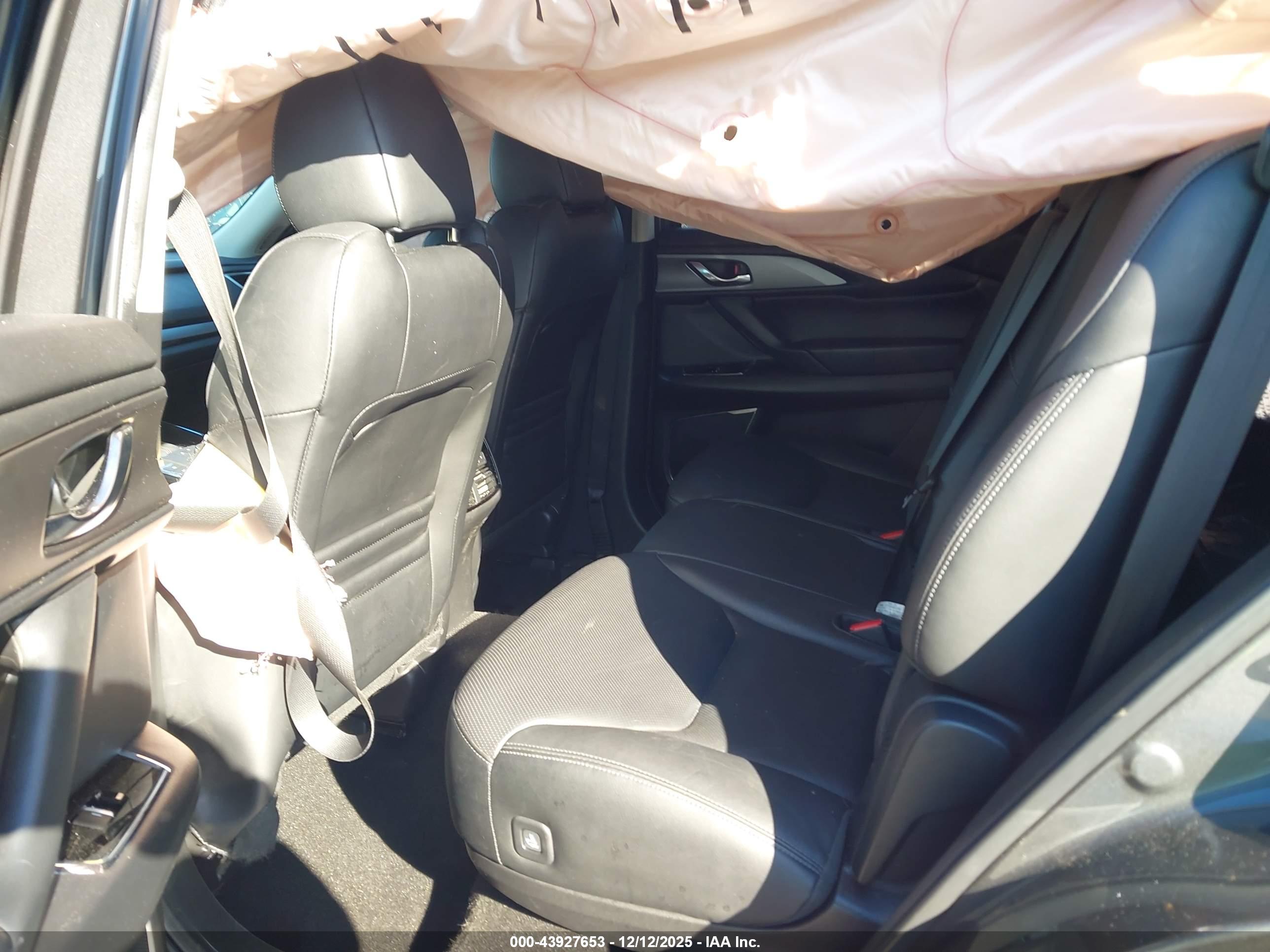 MAZDA CX-9 image 8