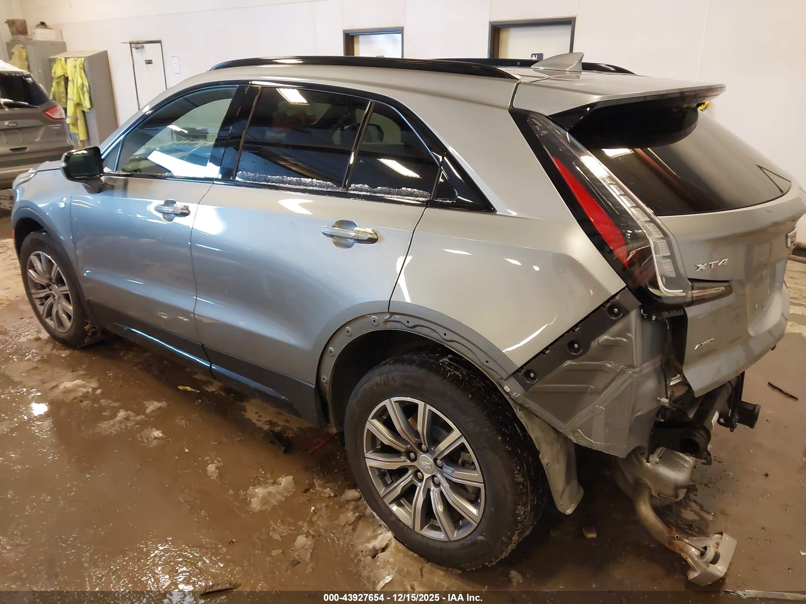 CADILLAC XT4 image 3