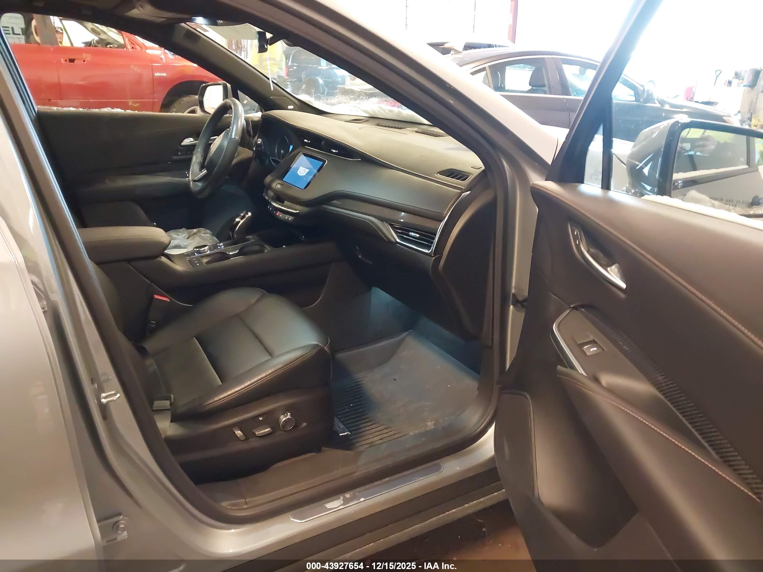 CADILLAC XT4 image 5