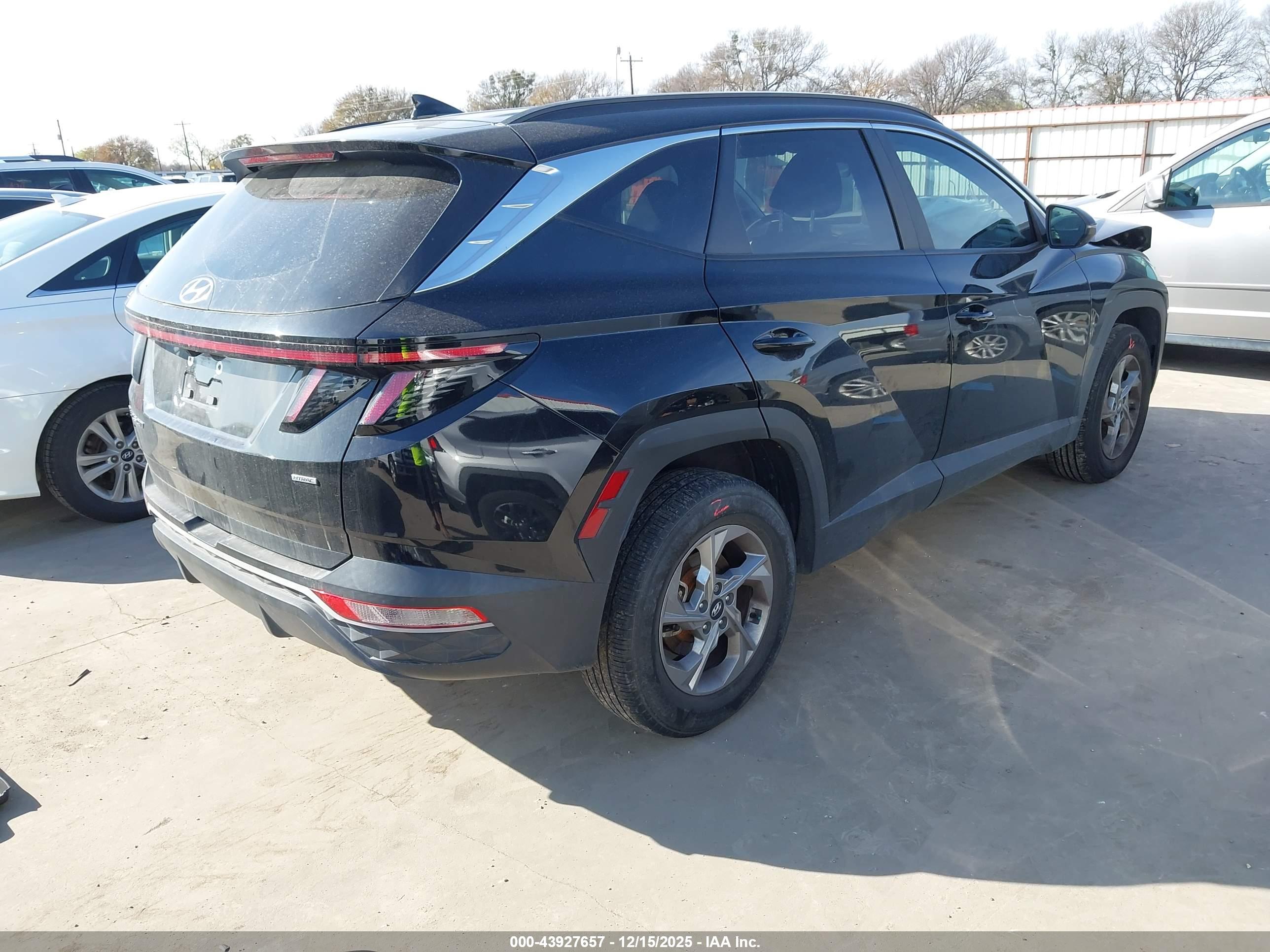 HYUNDAI TUCSON image 4