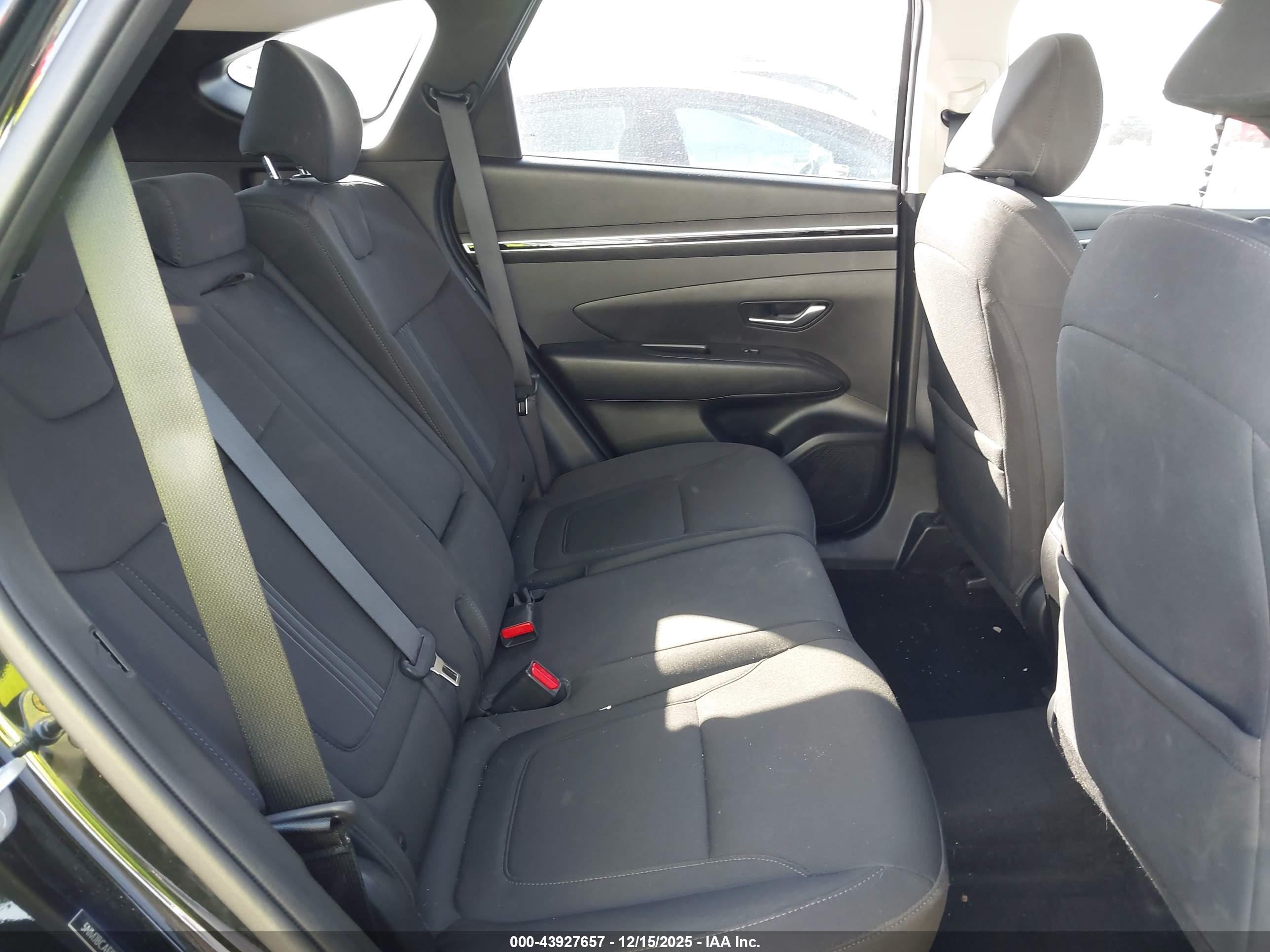 HYUNDAI TUCSON image 8