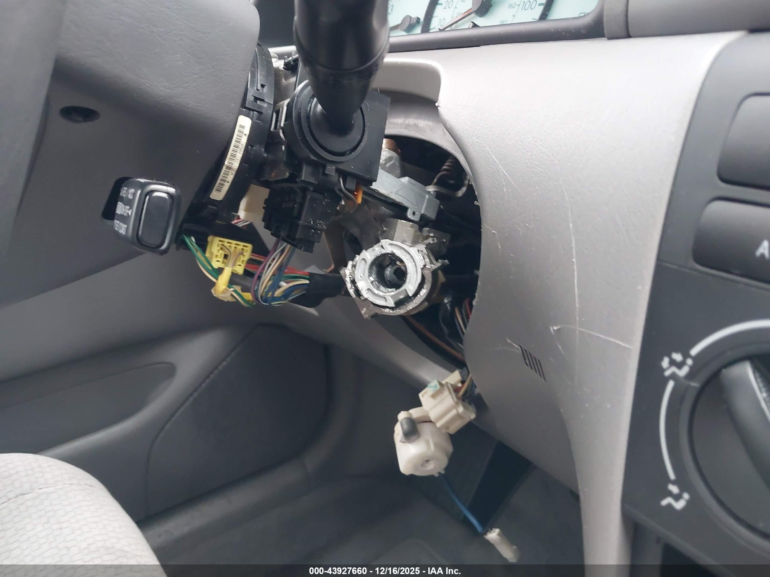 TOYOTA COROLLA image 6