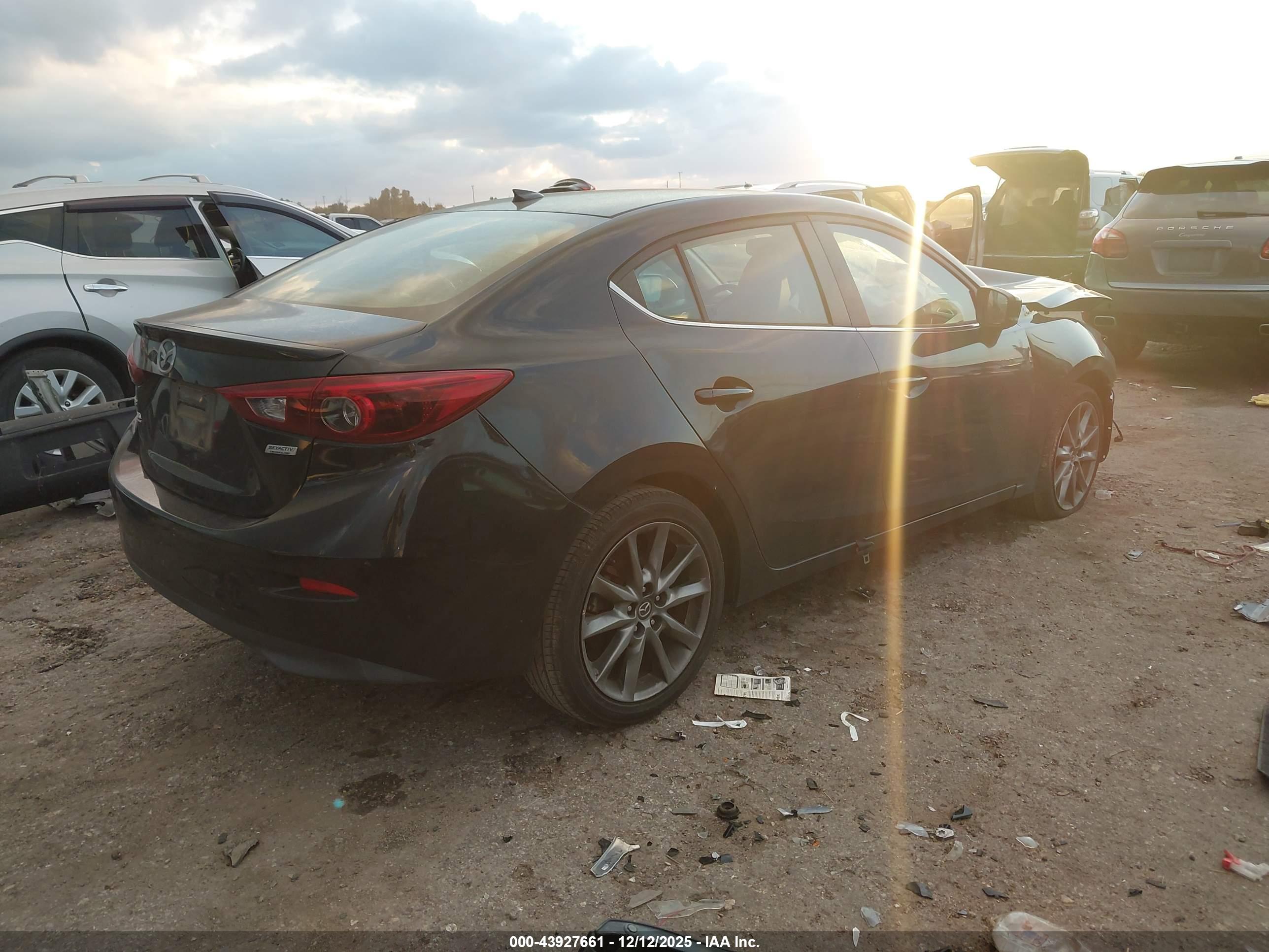 MAZDA MAZDA3 image 4