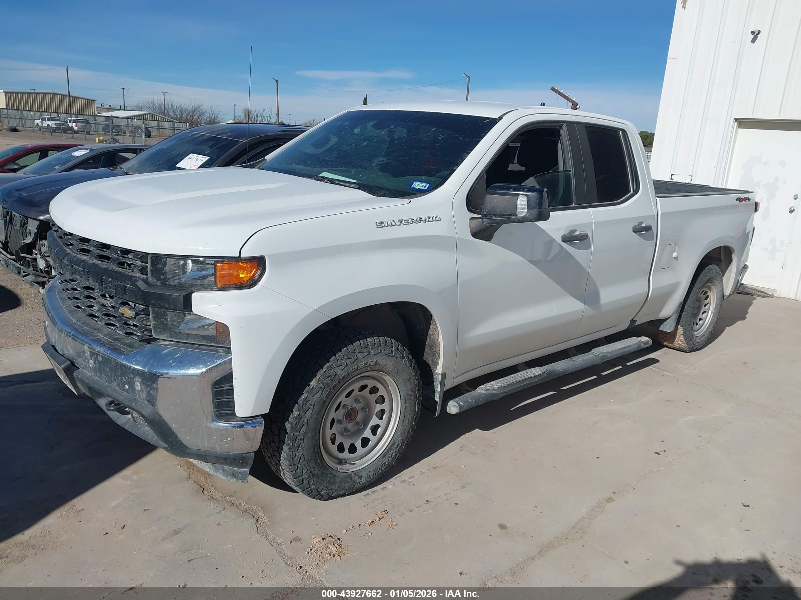 CHEVROLET SILVERADO image 2