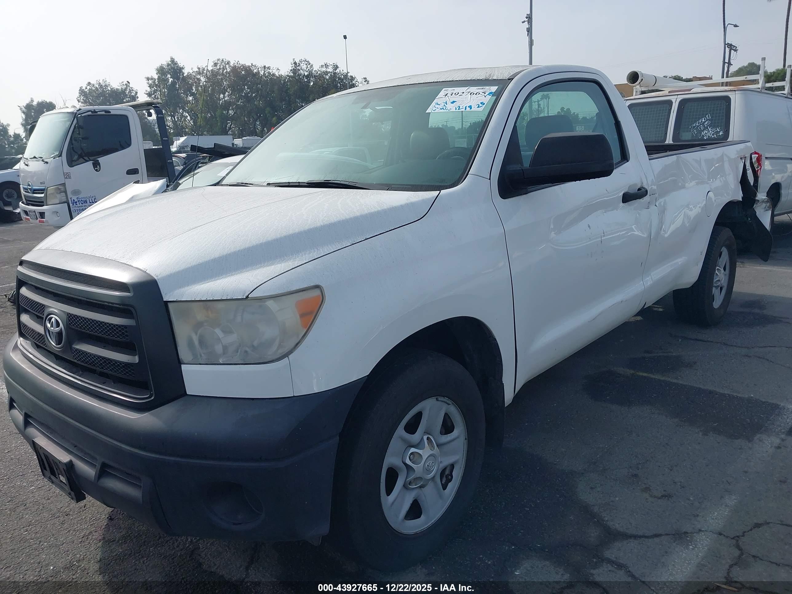 TOYOTA TUNDRA image 2