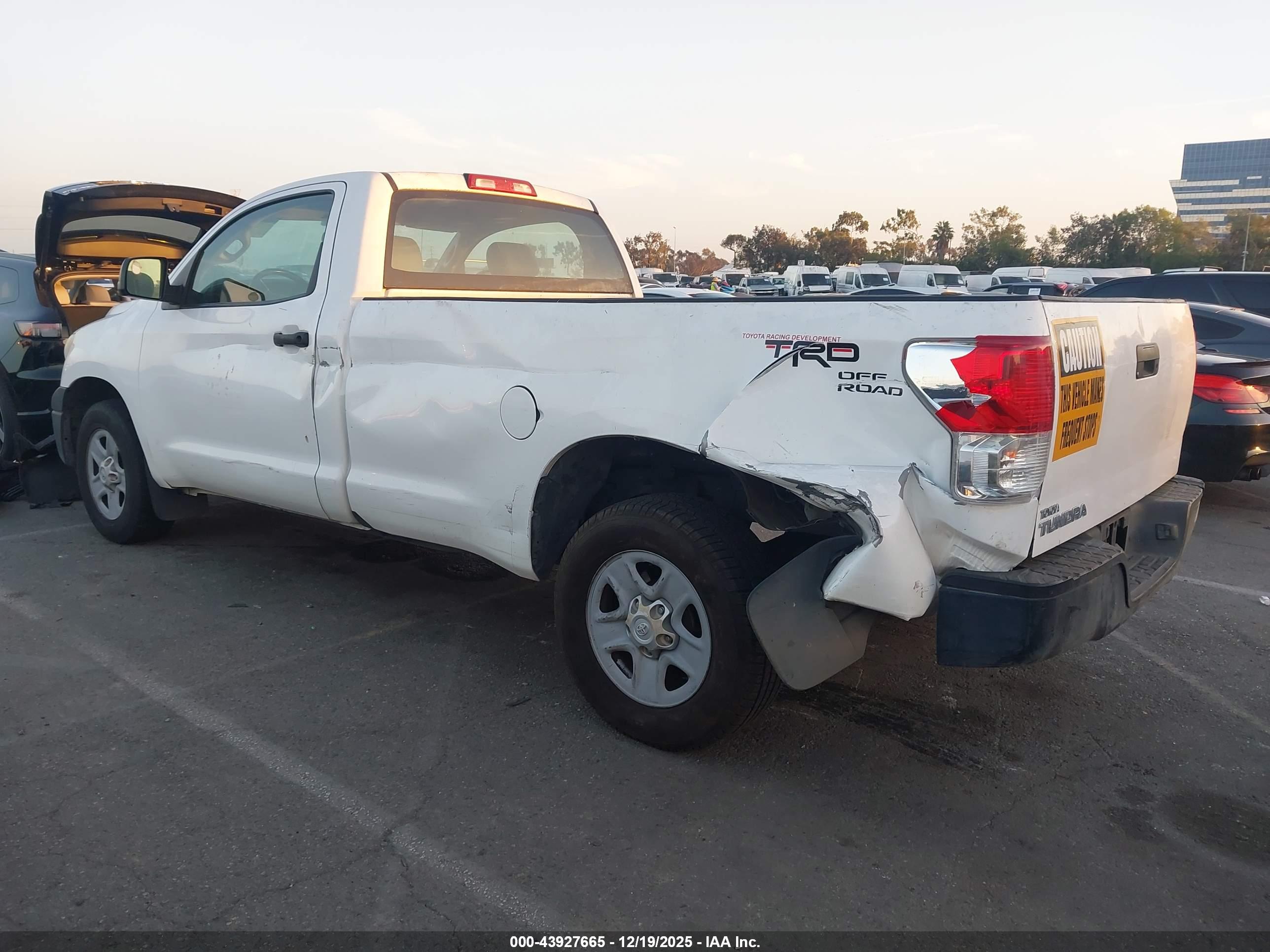 TOYOTA TUNDRA image 3